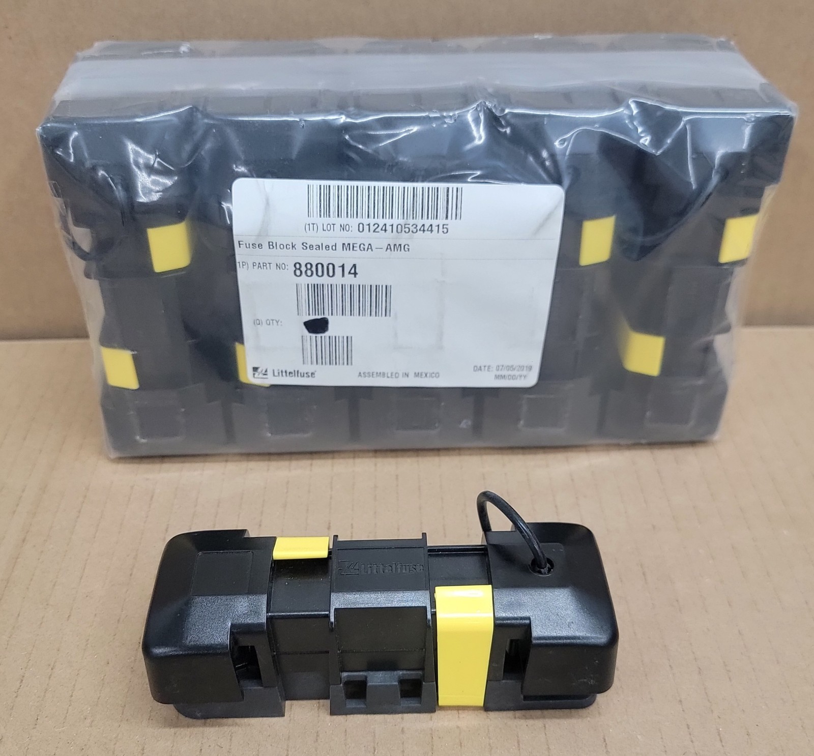 Fuse Block Sealed MEGA-AMG 880014 Littelfuse Cole Hersee, 1 Each