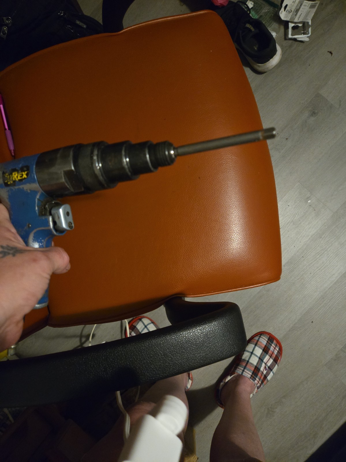 TyRex TY1800 air-powered, pistol-grip pneumatic screwdriver