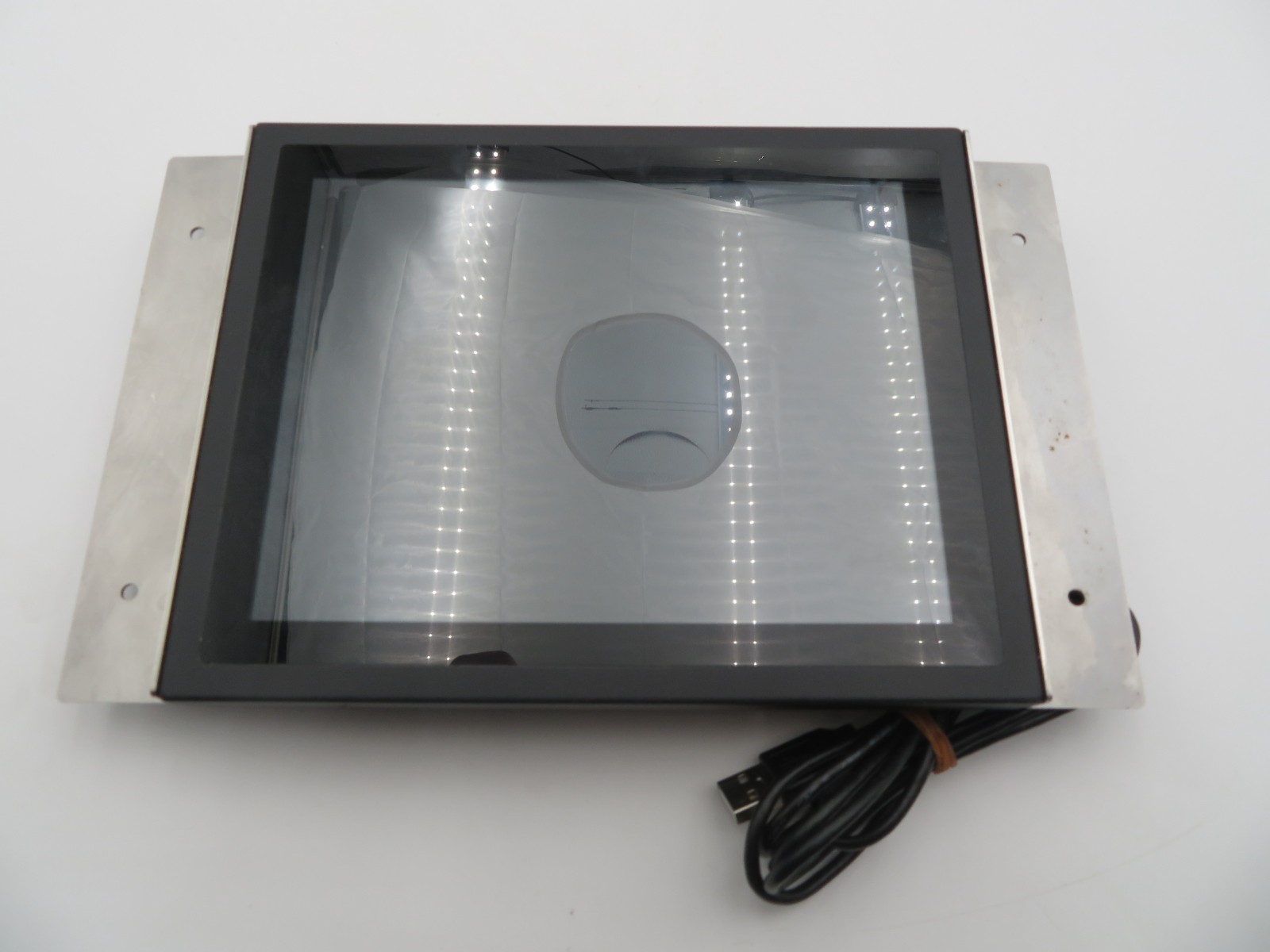 Beetronics 8” Touchscreen Monitor 4:3 Model 8TSV7M – For Repair or Parts