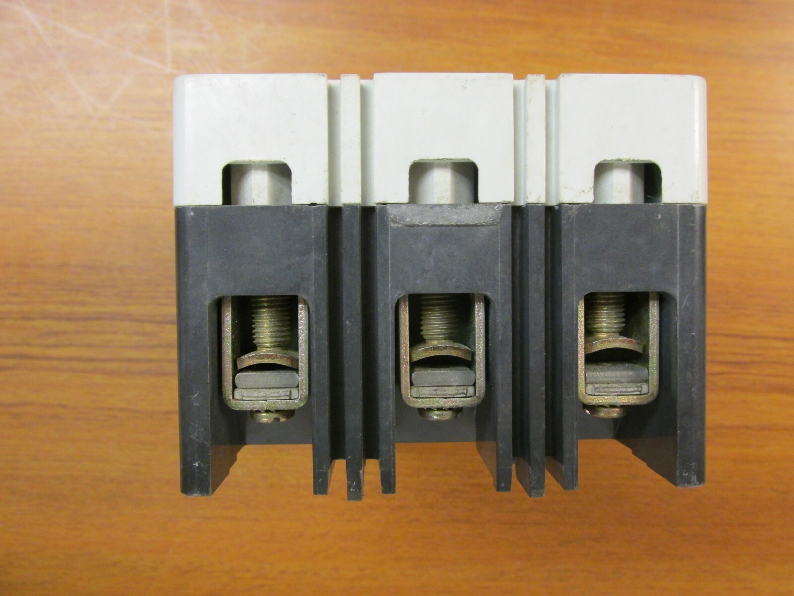 WESTINGHOUSE MOTOR CIRCUIT PROTECTOR 3 POLE 7 AMP HMCP007C0C… VA-135B