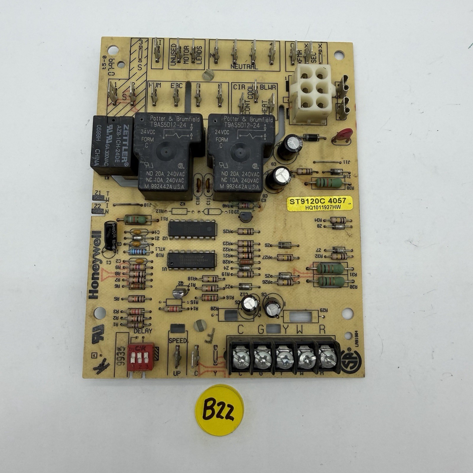 Honeywell ST9120C4057 Furnace Control Circuit Board HQ1011927HW