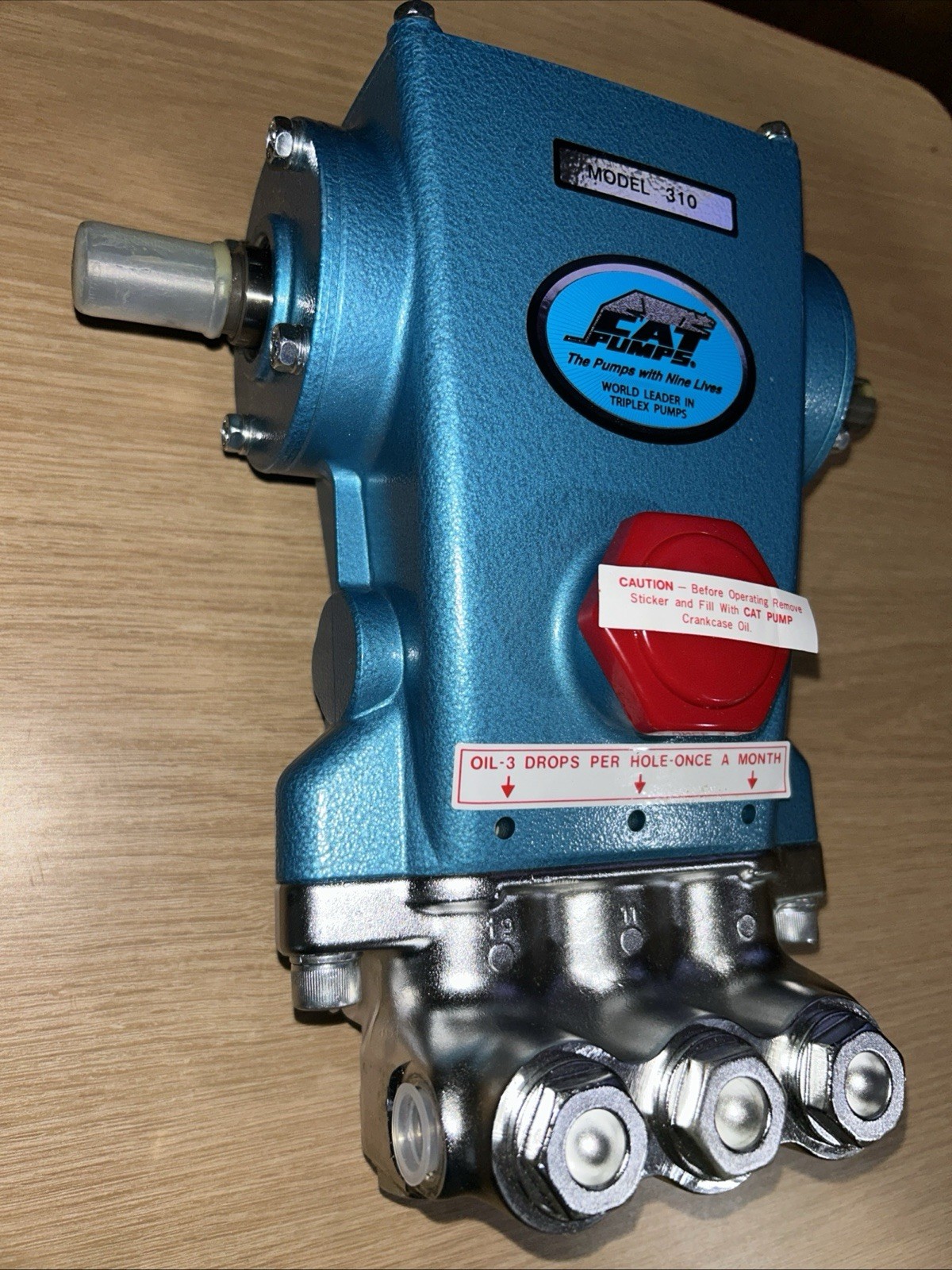 CAT PUMPS Plunger Pump 4 GPM 2200 PSI 1/2″Inlet 3/8″ Discharge Blue/Silver 310