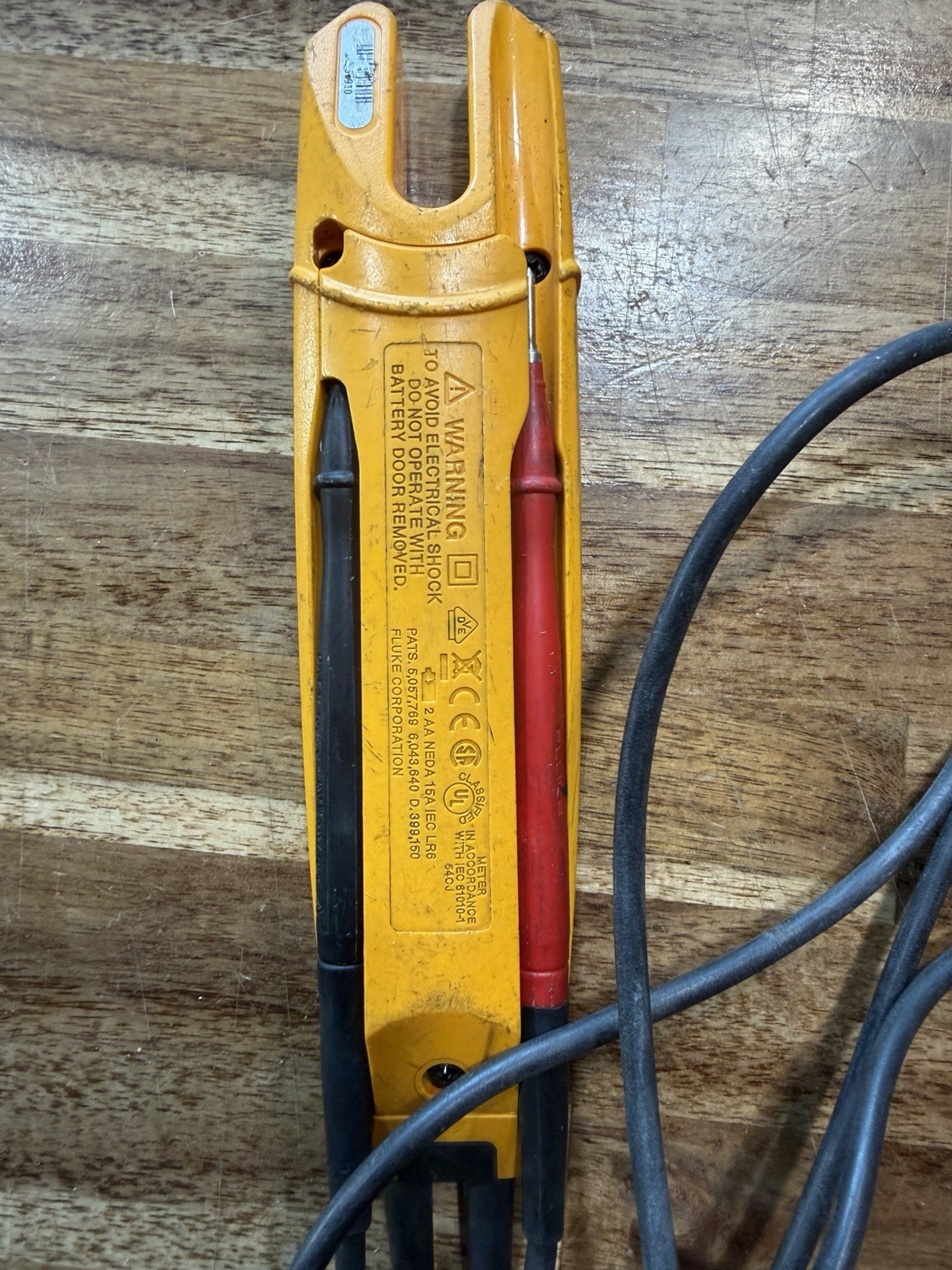 Fluke T5-600 Electrical Tester Clamp Meter w/ Original Leads Tested Works Great