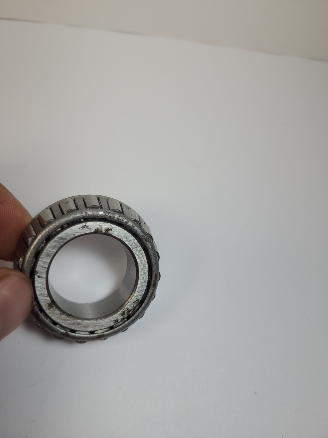 L44643 Tapered Roller Bearing Single Cone 1″ Bore 0.58″ Width