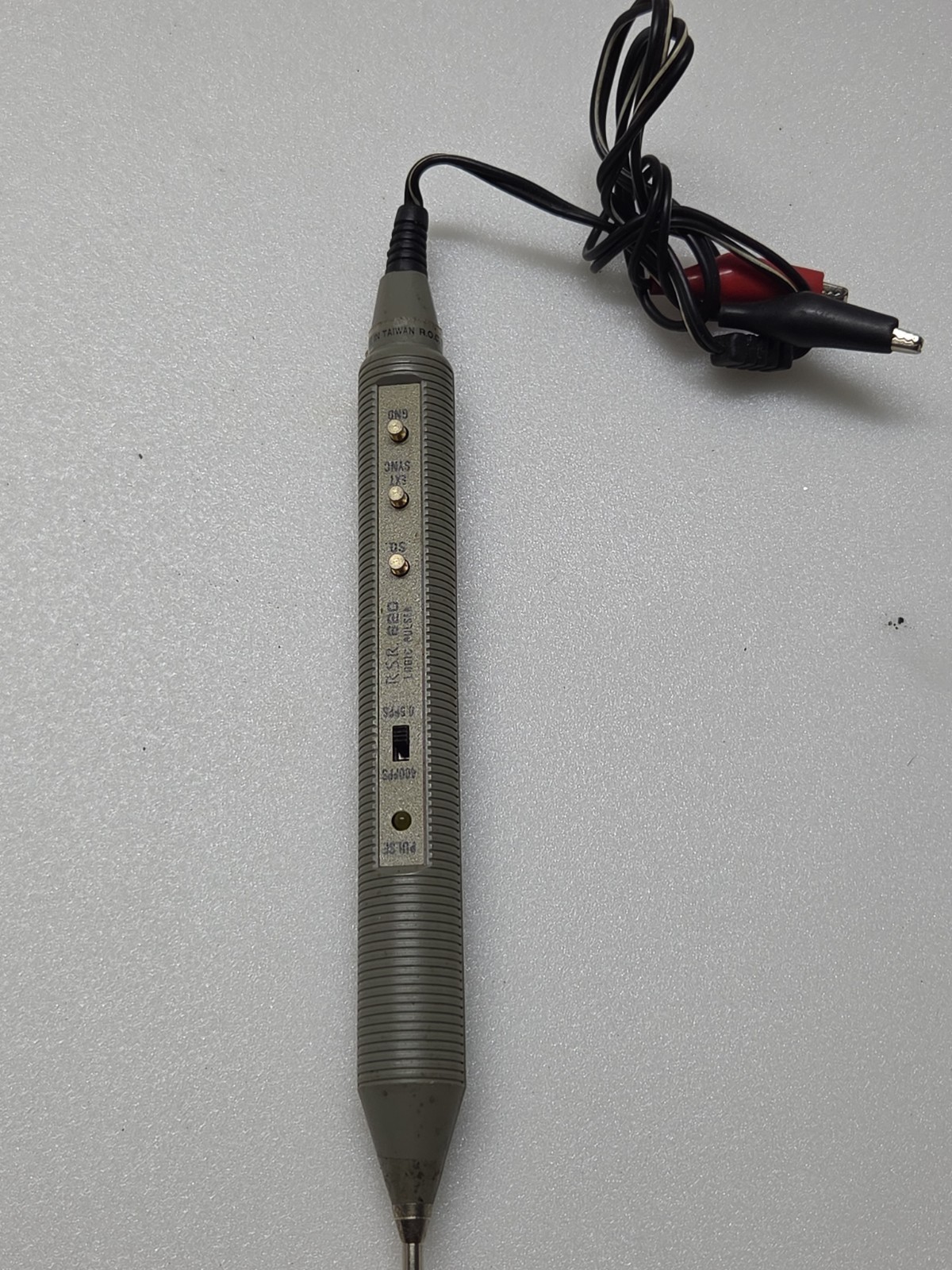 RSF 820 Logic Pulser Probe Handheld Sharp Tip w/ Red/Black Alligator Leads