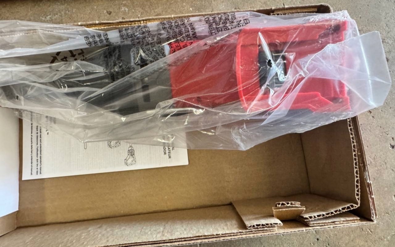 Milwaukee 2910-20 M18 4 Feet Concrete Pencil Vibrator (Bare Tool)