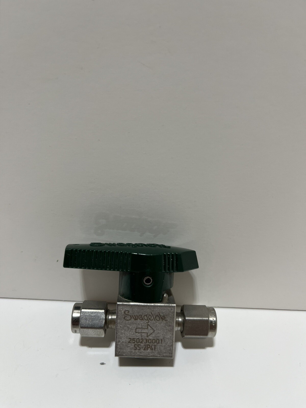 SWAGELOK Stainless Steel SS-2P4T Quarter Turn Instrument Plug Valve 2W NEW