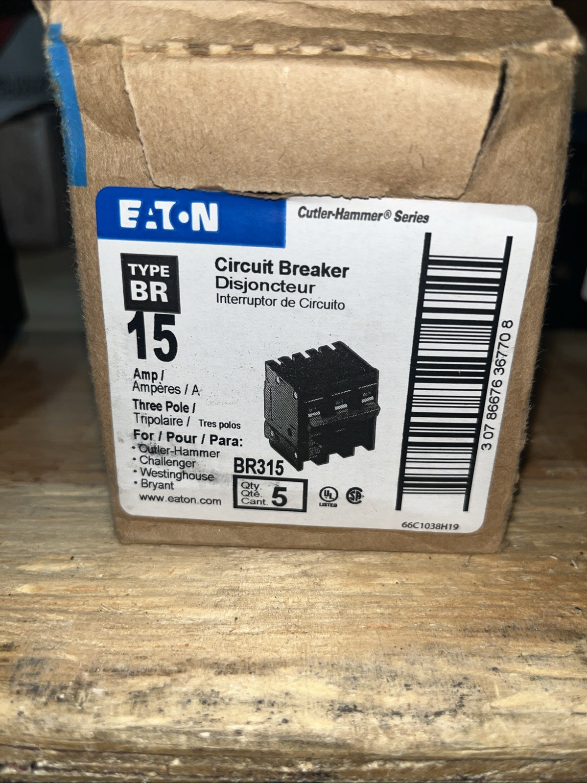 Eaton BR315 3 Pole Circuit Breaker – Black 120/240Volt 15 Amp C315 (1 Piece)