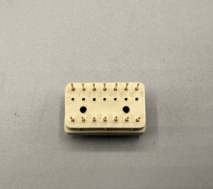 Lot of 18 Texas Instruments 16-Pin DIL IC Sockets 2.54mm THT – New Old Stock