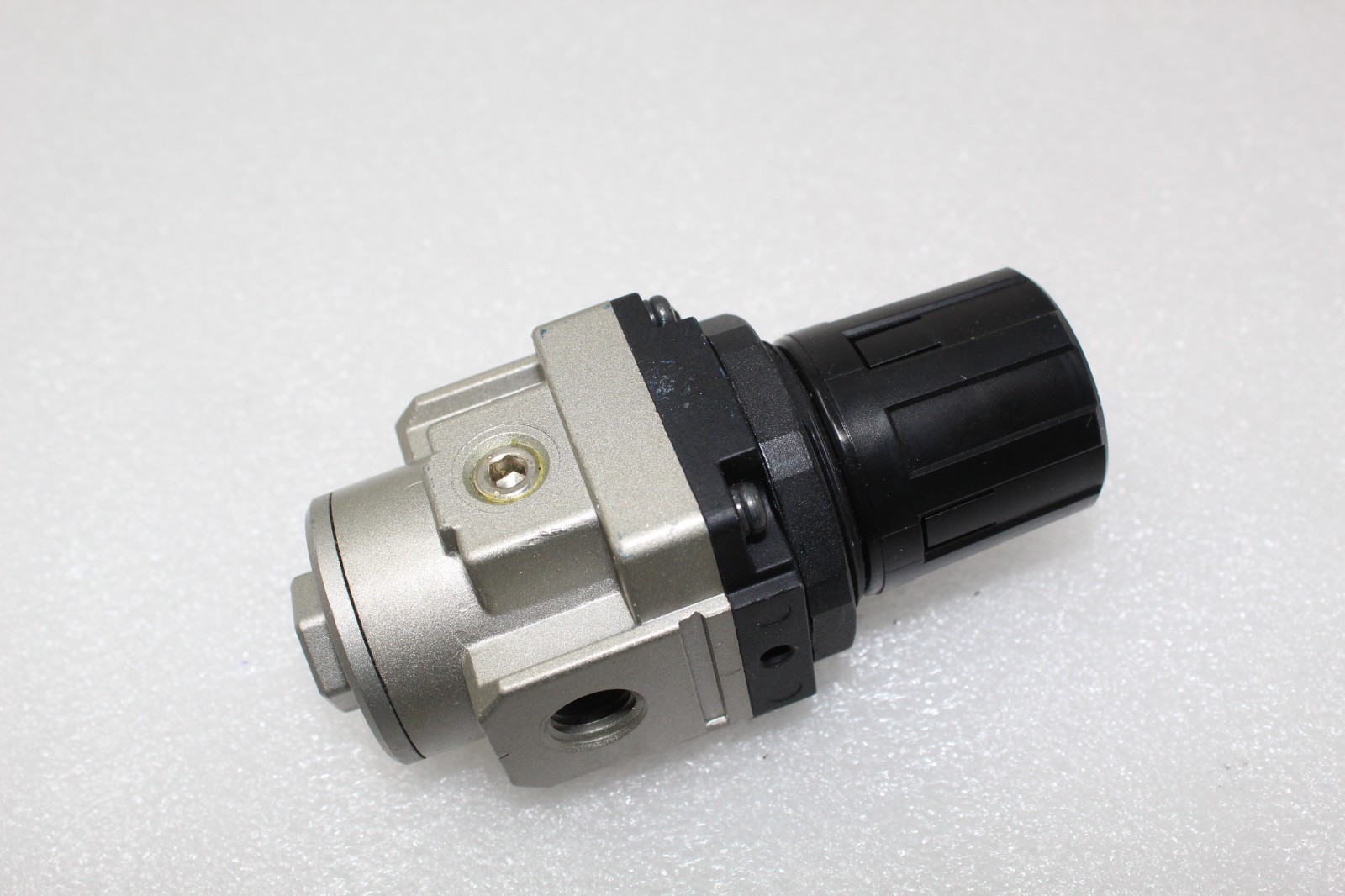 SMC NARP3000-N02 Precision Regulator, 0.005-0.3 MPa Set Pressure, 1/4″ NPT