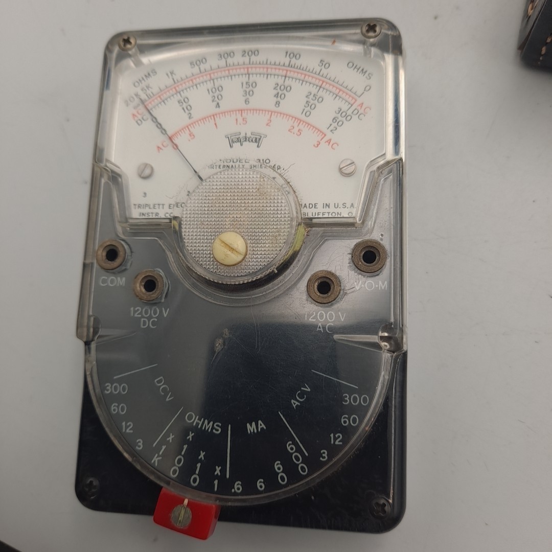 Triplett Model 310 Multimeter w/ Case (Working / Tested Voltage Only See Descrip