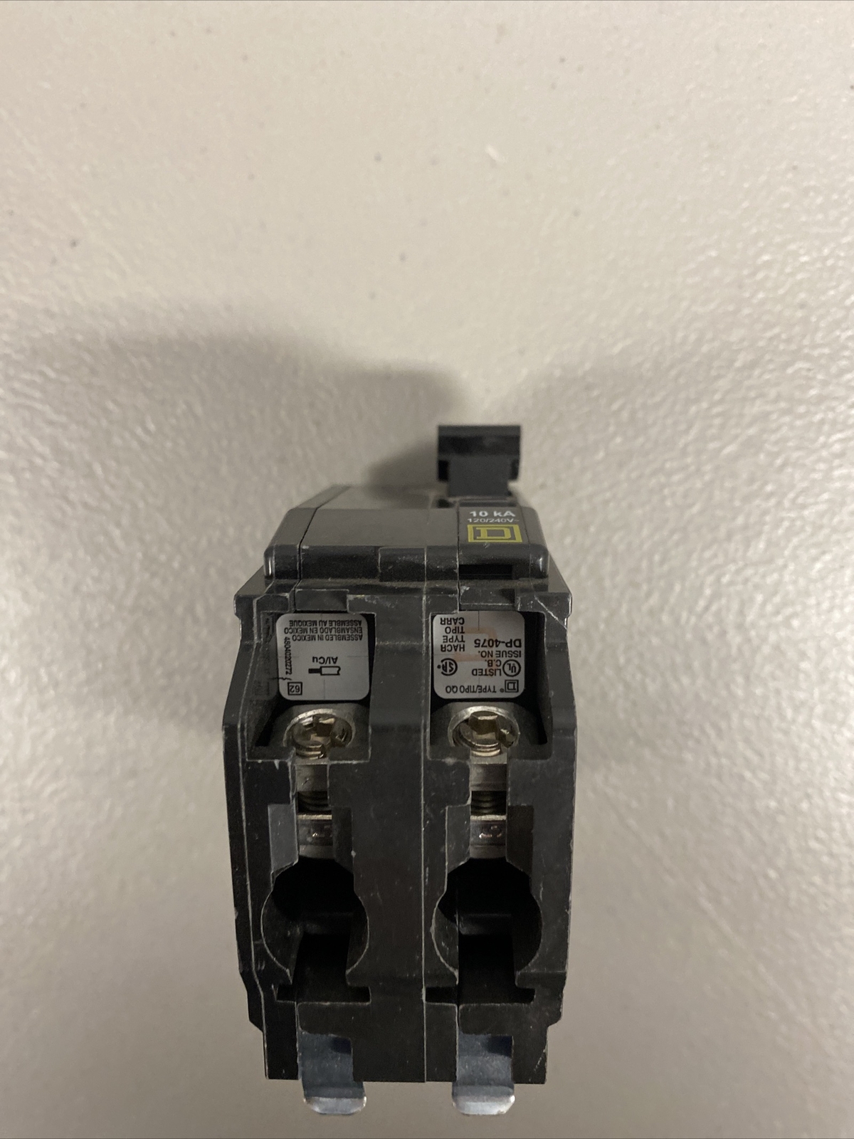 Square D QO240 2 Pole 40 Amp 120/240V Type QO Plug In Yellow Circuit Breaker