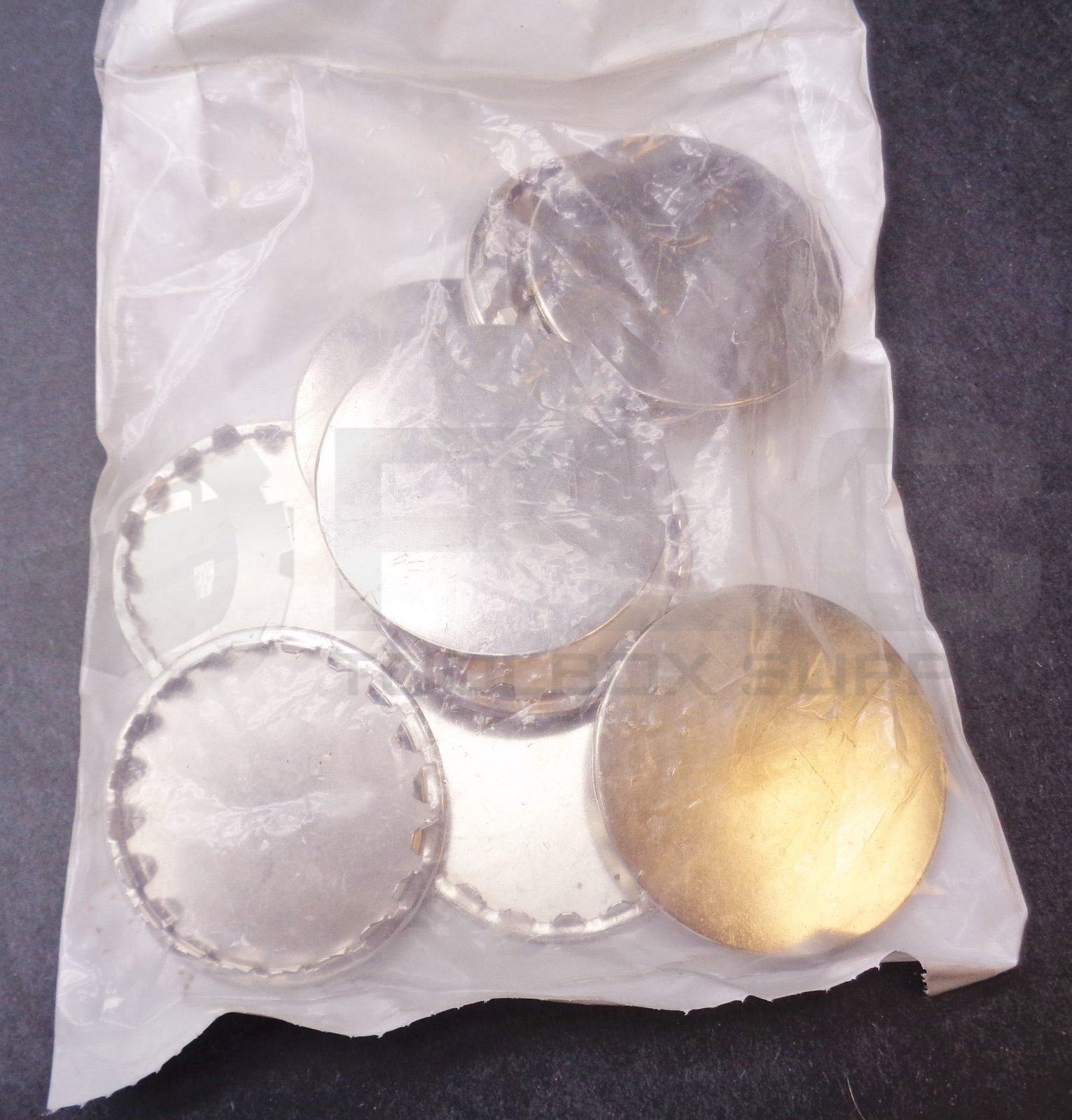 LOT OF 3 NEW SEALED BAGS OF 10 F29197 1PK PLUG BUTTONS TOTAL 30