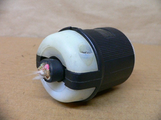 Locking Plug Hubbell Hbl2731 30A Twist-Lock Plug 3P 4W 480Vac