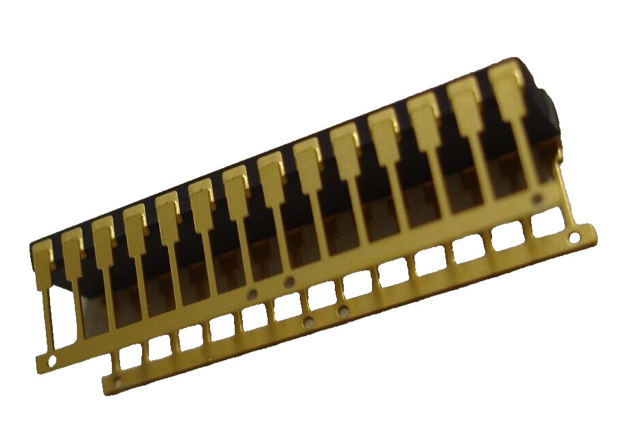 Chip carrier ceramic-gold C-DIP 28 pin 13-029-028 SILVERGLASS