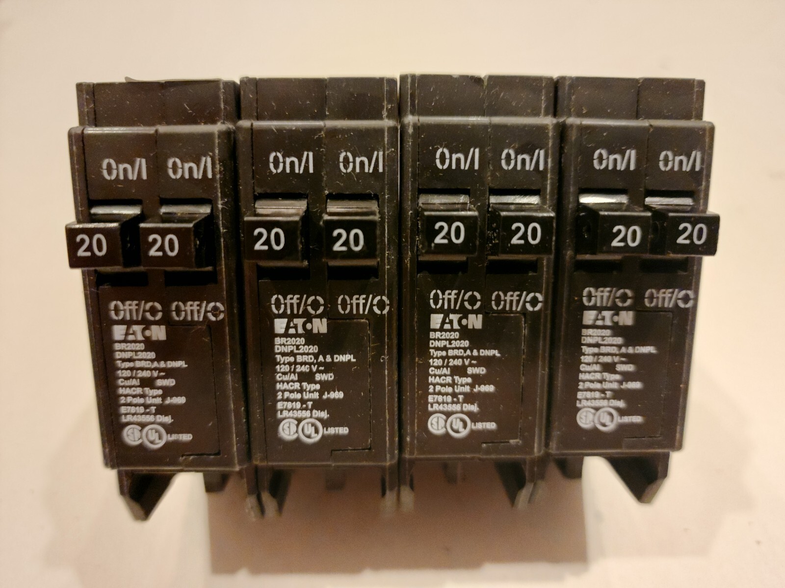 (4) NEW Eaton BR2020 20Amp Tandem Circuit Breaker Cutler Hammer 4pc