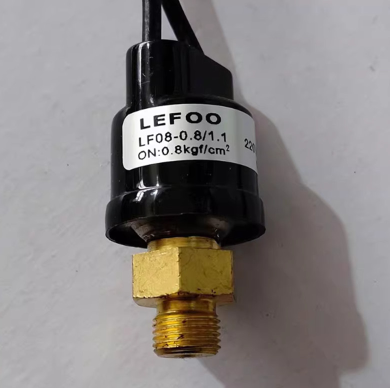 1PCS NEW LEFOO pressure switch controller 0.8-1.1KG G1/8