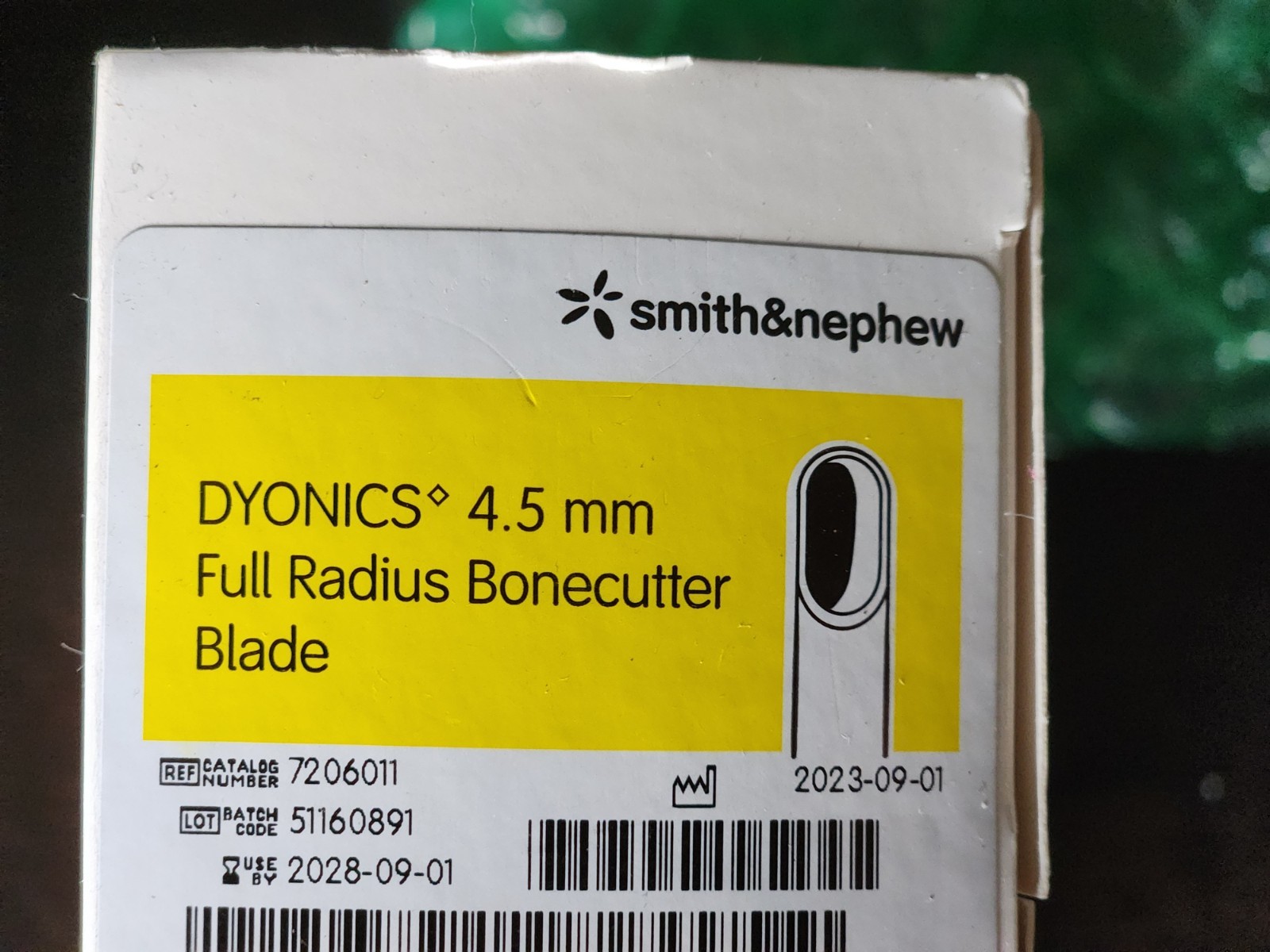 Smith& Nephew DYONICS7206011 BONECUTTER 4.5mm Full Radius NEW INDATE 9-2028BOX/6