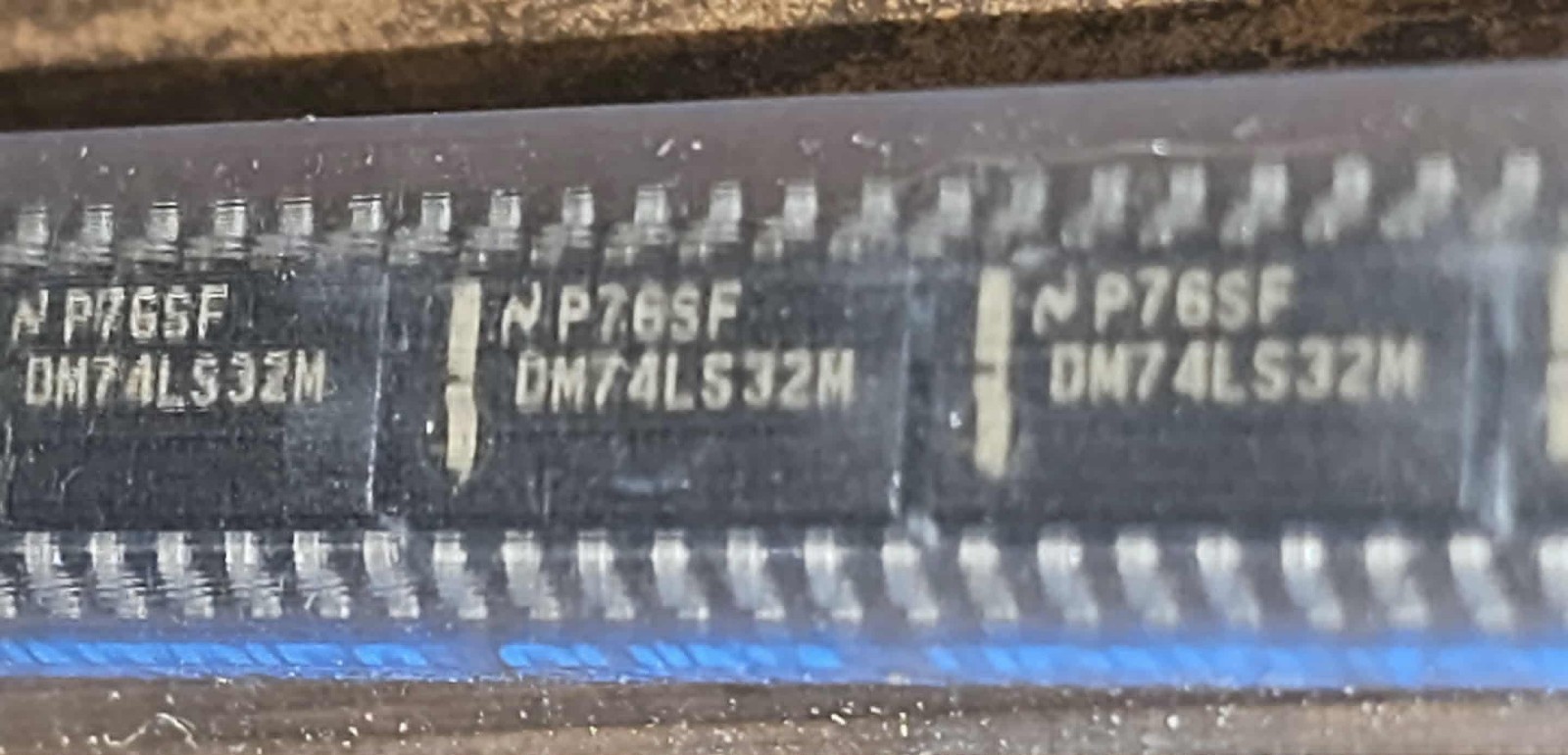 Lot of 127 pcs DM74LS32M OR-Gate Logic ICs (2 tubes × 55, plus 1 tube × 17) – On