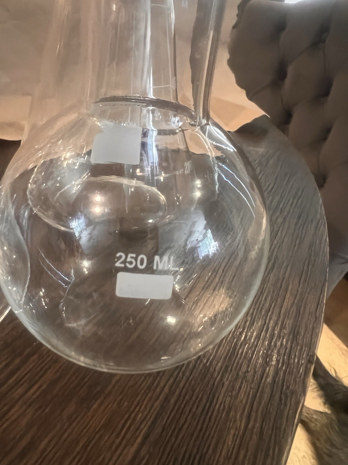 glass laboratory settings for mixing liquids