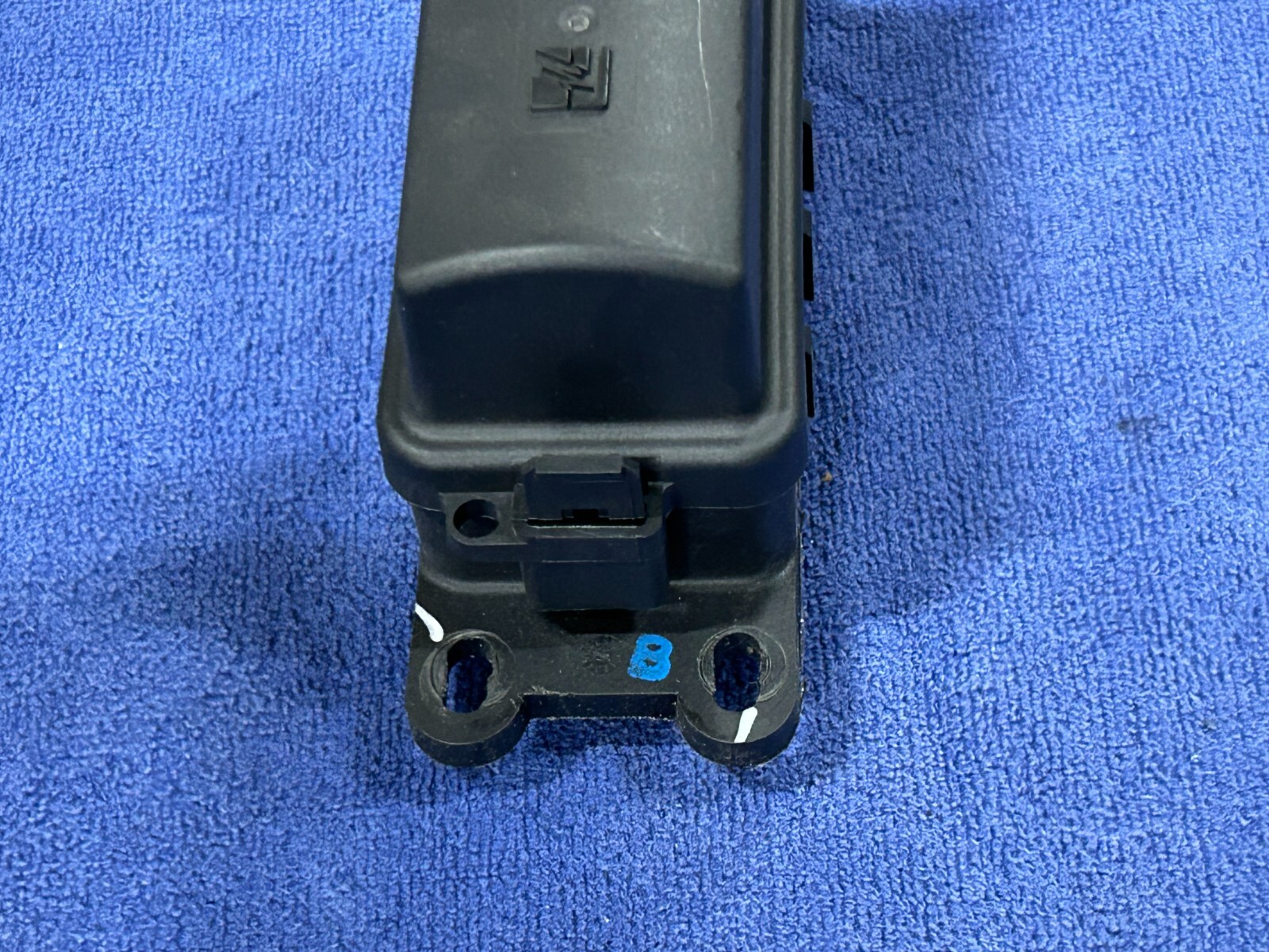 NEW – LITTELFUSE PDM21001LXM – FUSE HOLDER, 250A/30A PER CIRCUIT (ENG-06)