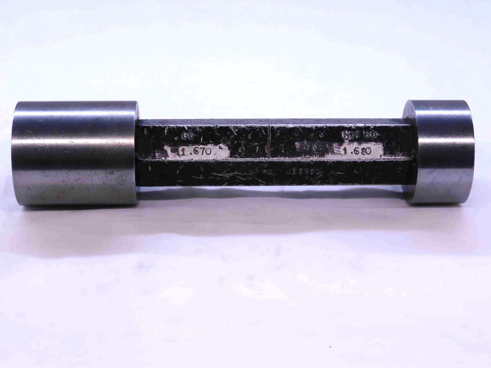1.6700 & 1.6800 PIN PLUG GAGE GO NO GO 1.6719 -.0019 1 43/64 42.672 1.670 1.680