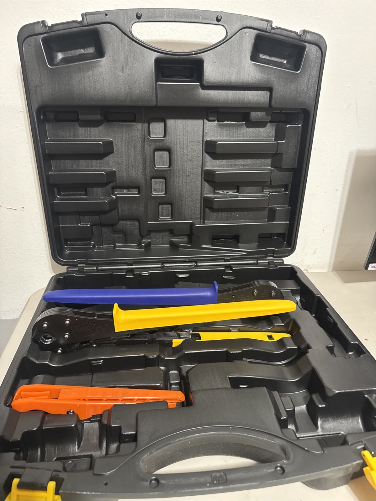Viega 56000 PureFlow 1/2-Inch and 3/4-Inch PEX Press Tool Set With Cutter + Case