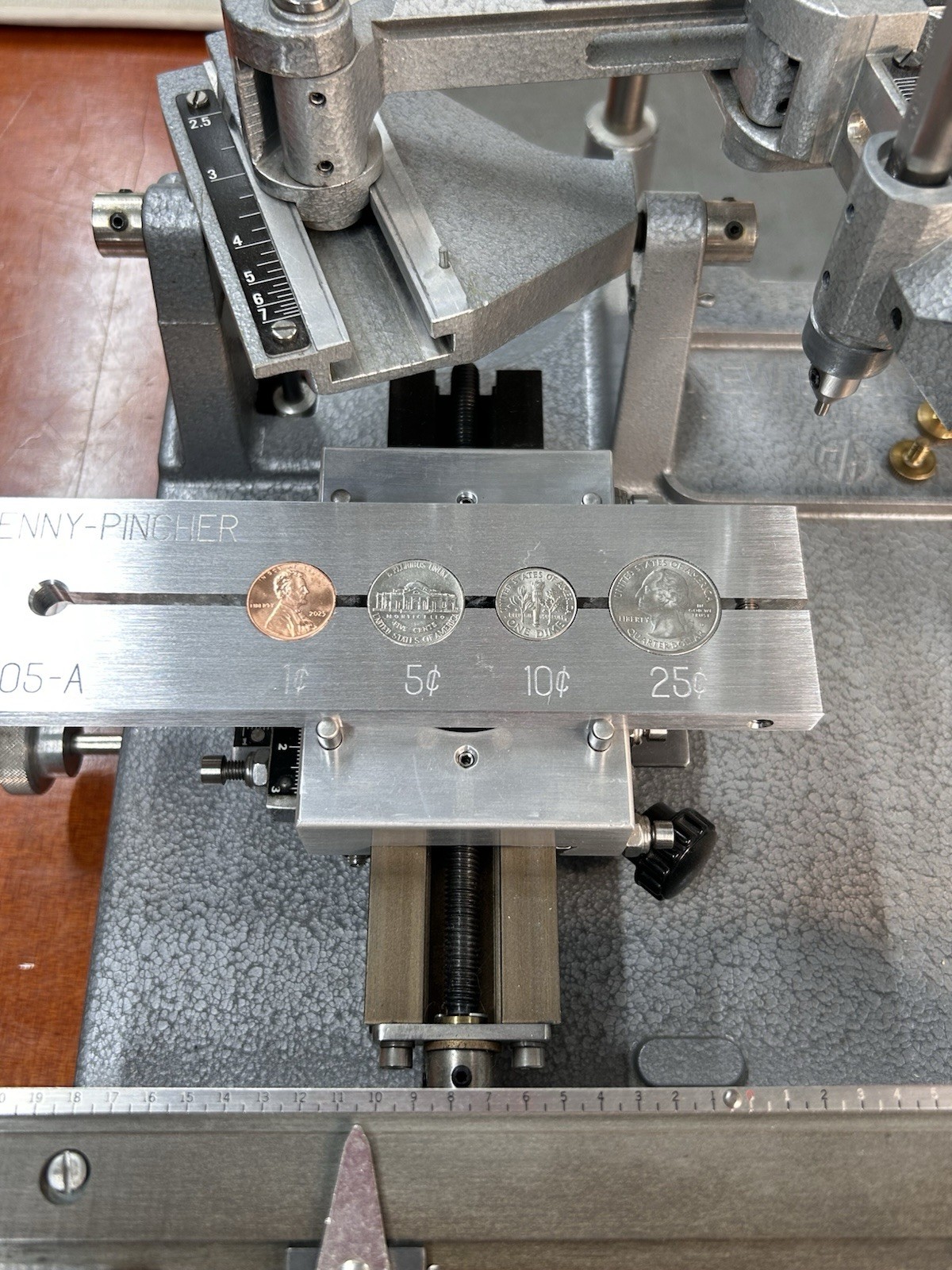 7 U.S. COIN HOLDER FOR NEW HERMES ENGRAVING VISE FOR CLEANING, REPAIR, ETC.