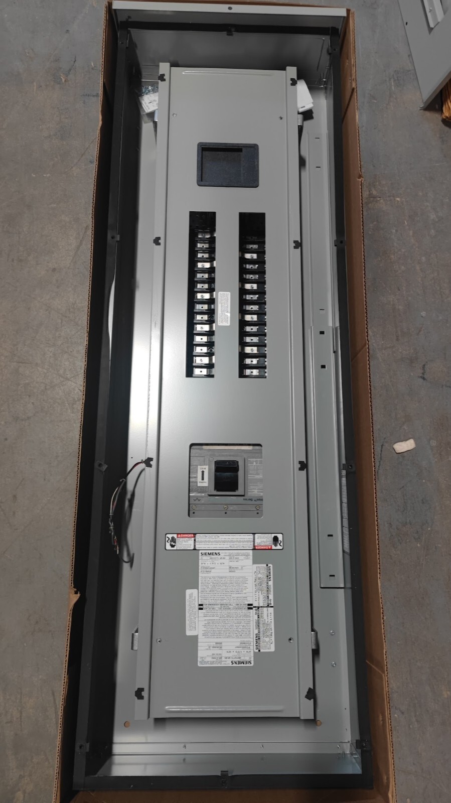 SIEMENS 400 AMP PANELBOARD 480 277V MLO 3PH/4W 30 Cir w USED MAIN NEMA 3R Outdoo