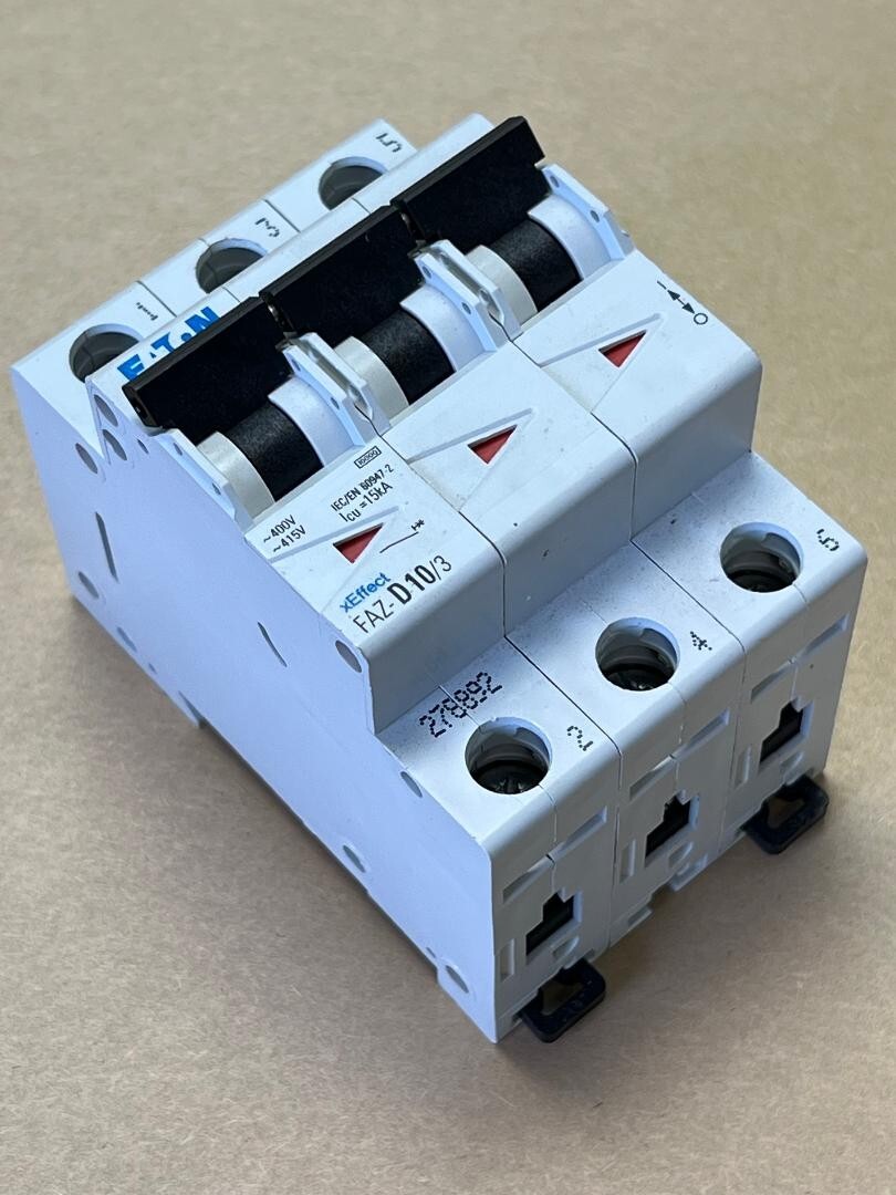 EATON CIRCUIT BREAKER FAZ-D10/3 XEFFECT IEC/EN 60947-2 CAT. A