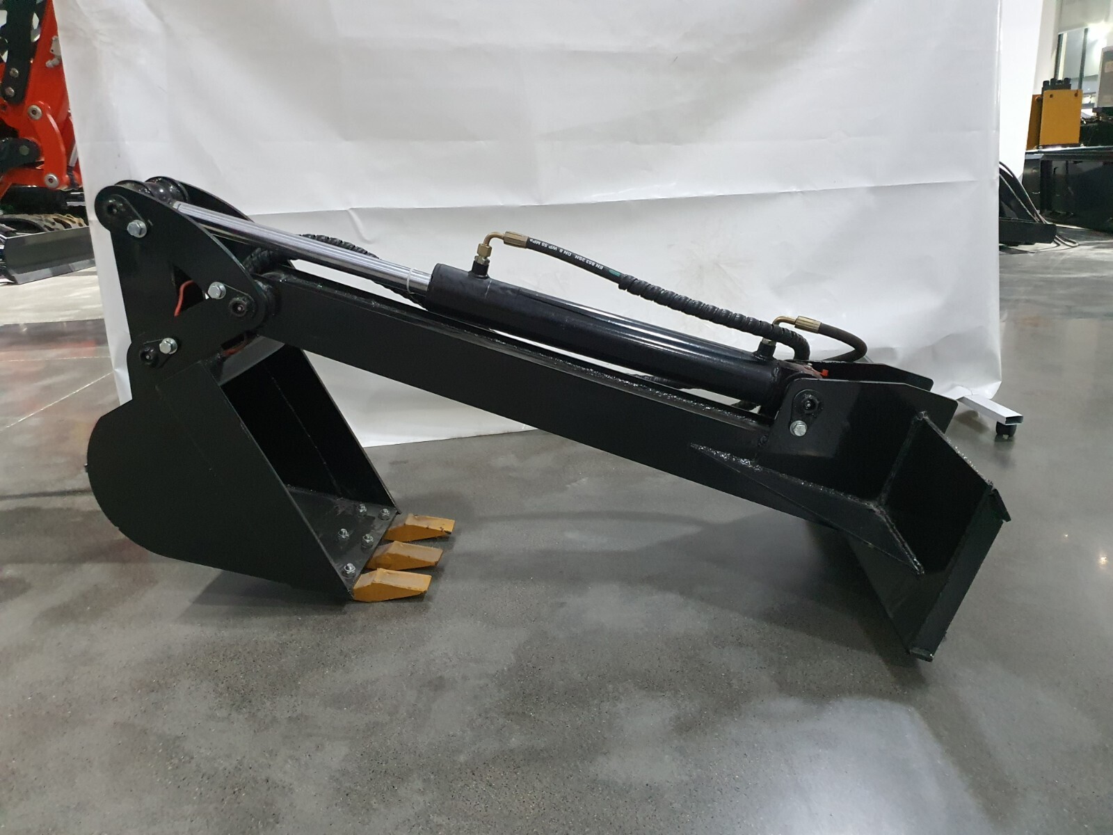 Agrotk Skid Steer Backhoe Bucket Attachment 12in Single Arm Digger Bucket 0.03m³