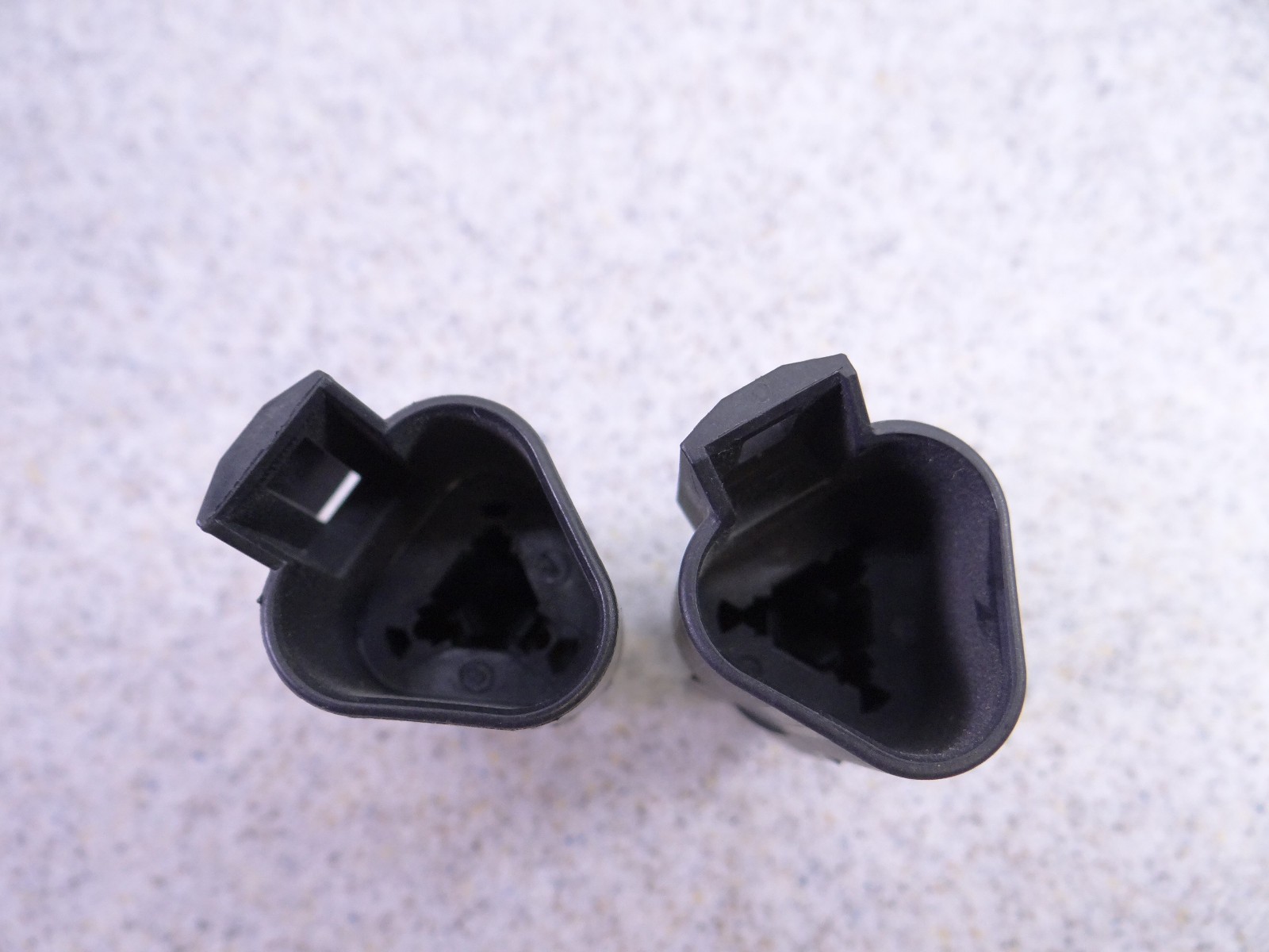 Pair of Deutsch DT04-3P-EP10 3 Way Black J1939 120 Ohm Terminating Resistor