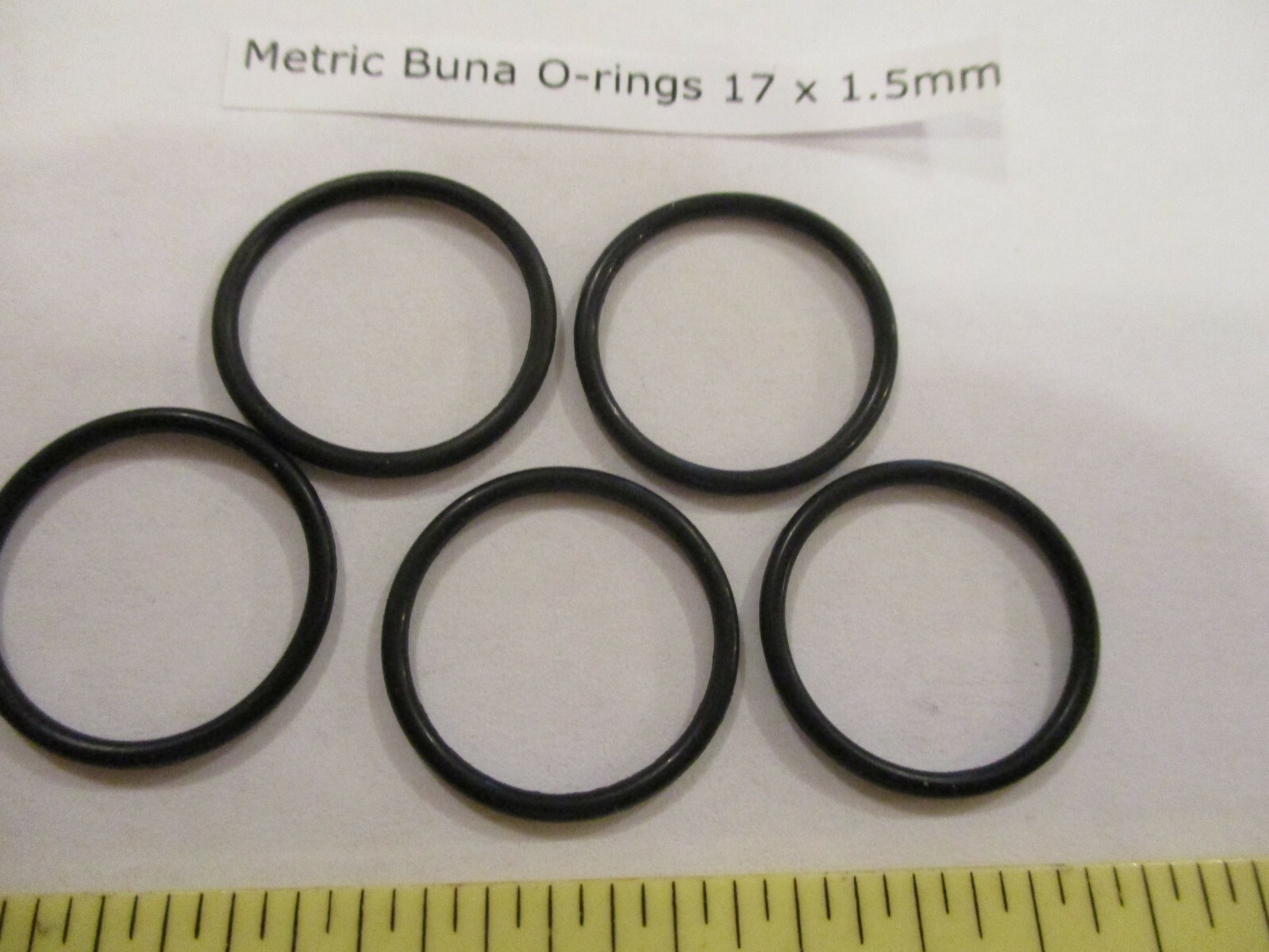 17mm ID x 20mm OD x 1.5mm thick O-ring. Buna-70. Quan 5.