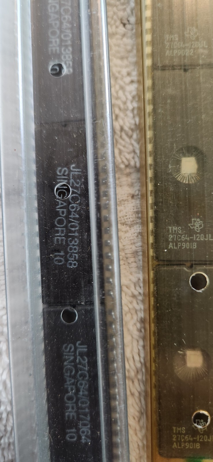 TI TMS27C64-120JL 64Kbit (8K x 8) CMOS 3-STATE UV-Erasable EPROM – LOT of 3