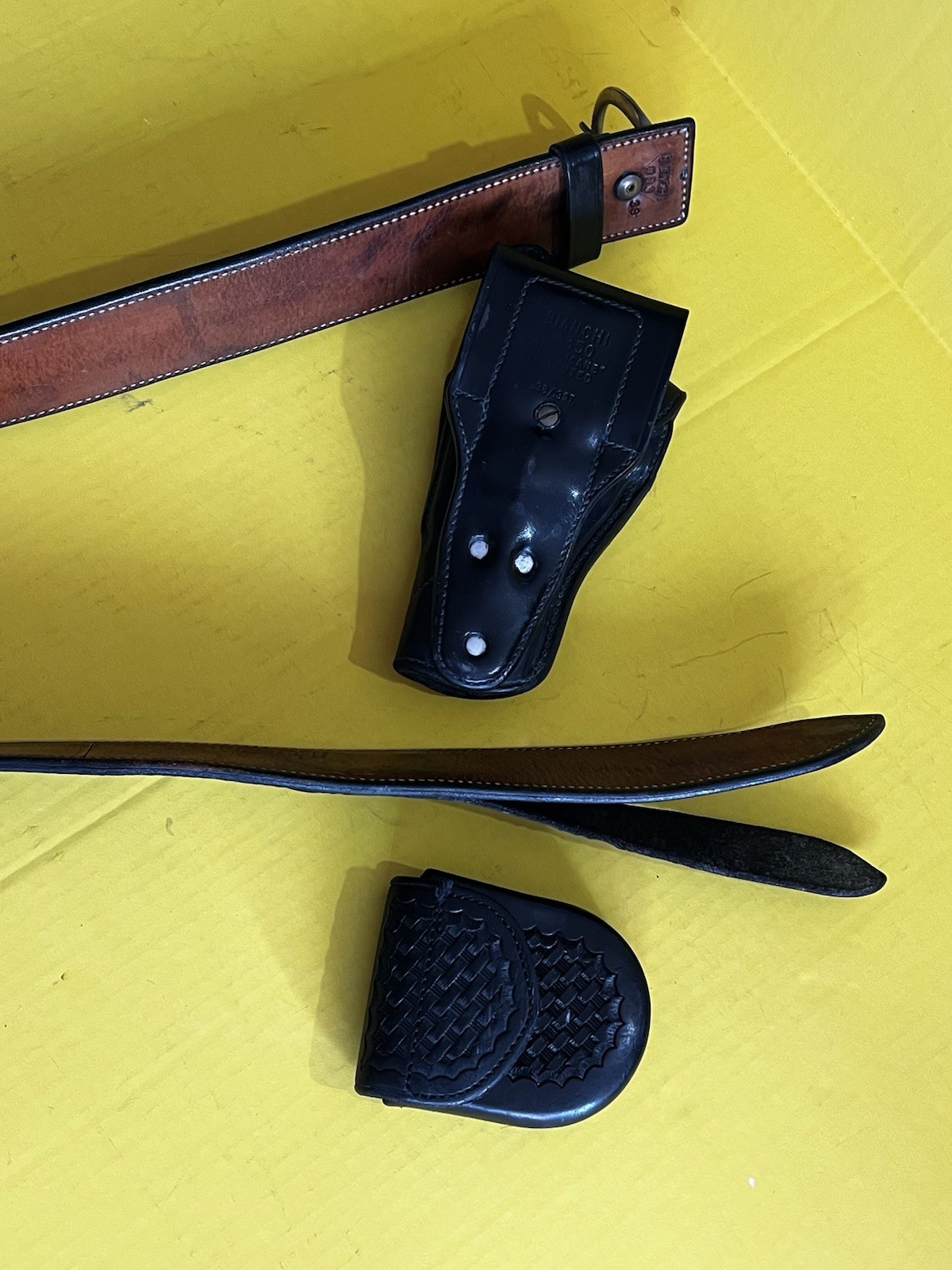 Bianchi #350 Basket Weave Holster, Leather Belt Size 38, Safariland Handcuff