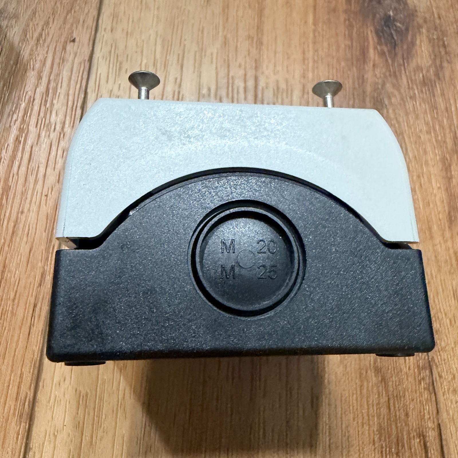 Eaton M22-I1 Pushbutton Enclosure 2.83 Surface Mount 1 Hole Element
