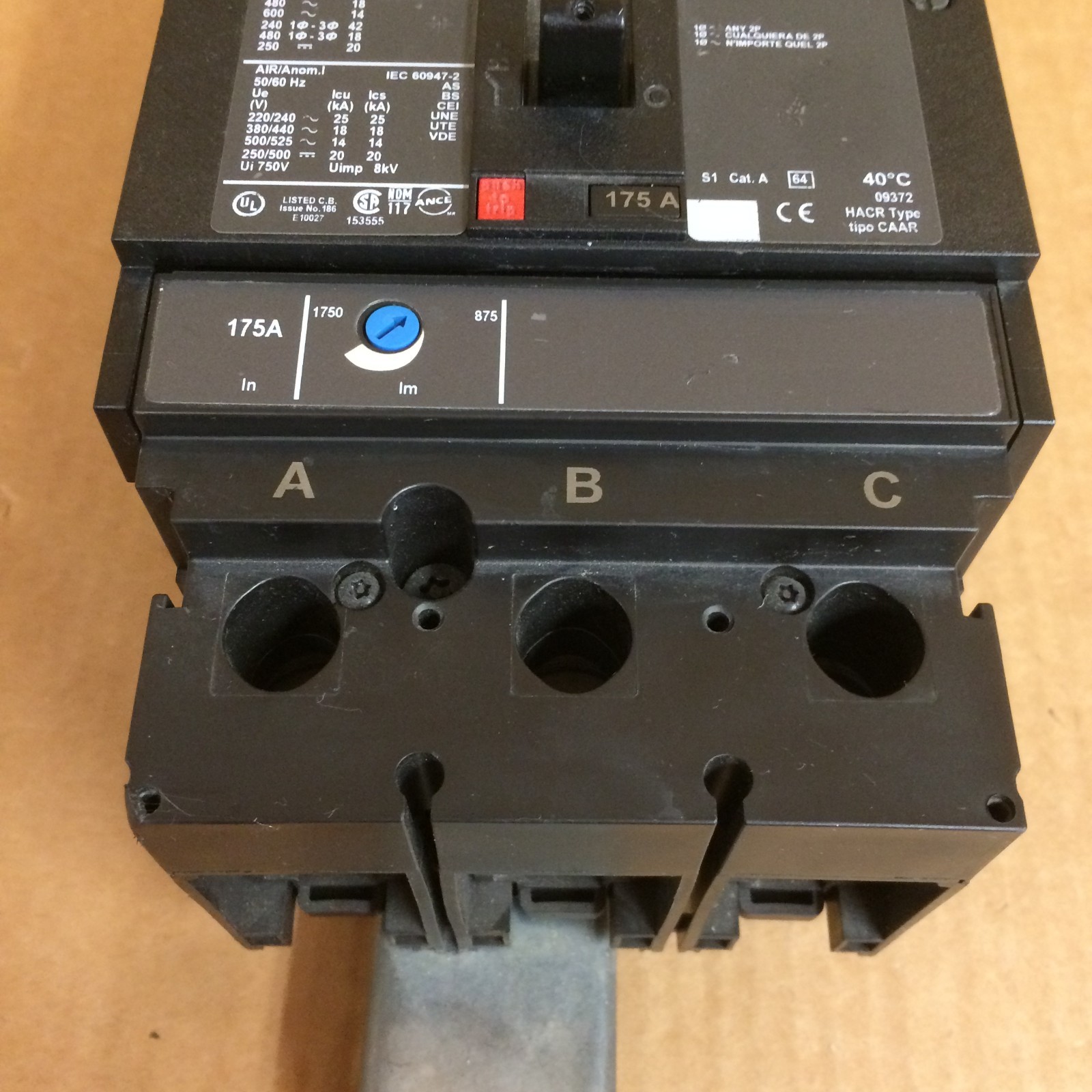 SQUARE D JDA36175 175A 3-PHASE 3-POLE 600V I-LINE POWERPACT J CIRCUIT BREAKER