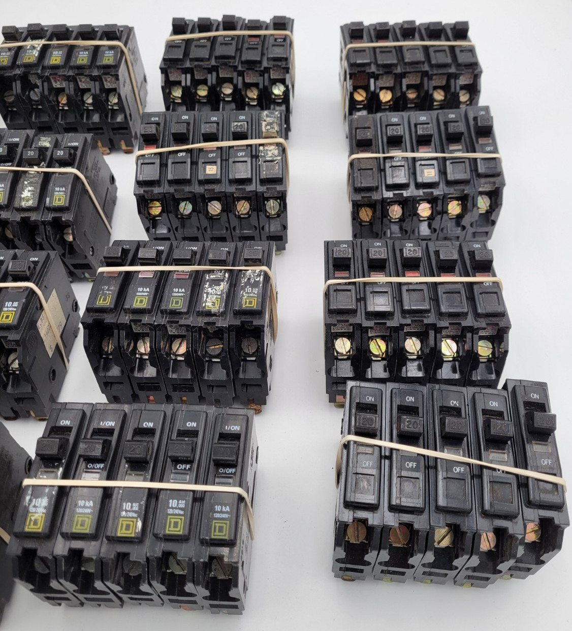 Square D QO120 20 Amp 1-Pole Plug-On 120 V AC Circuit Breaker (Lot of 5) USED