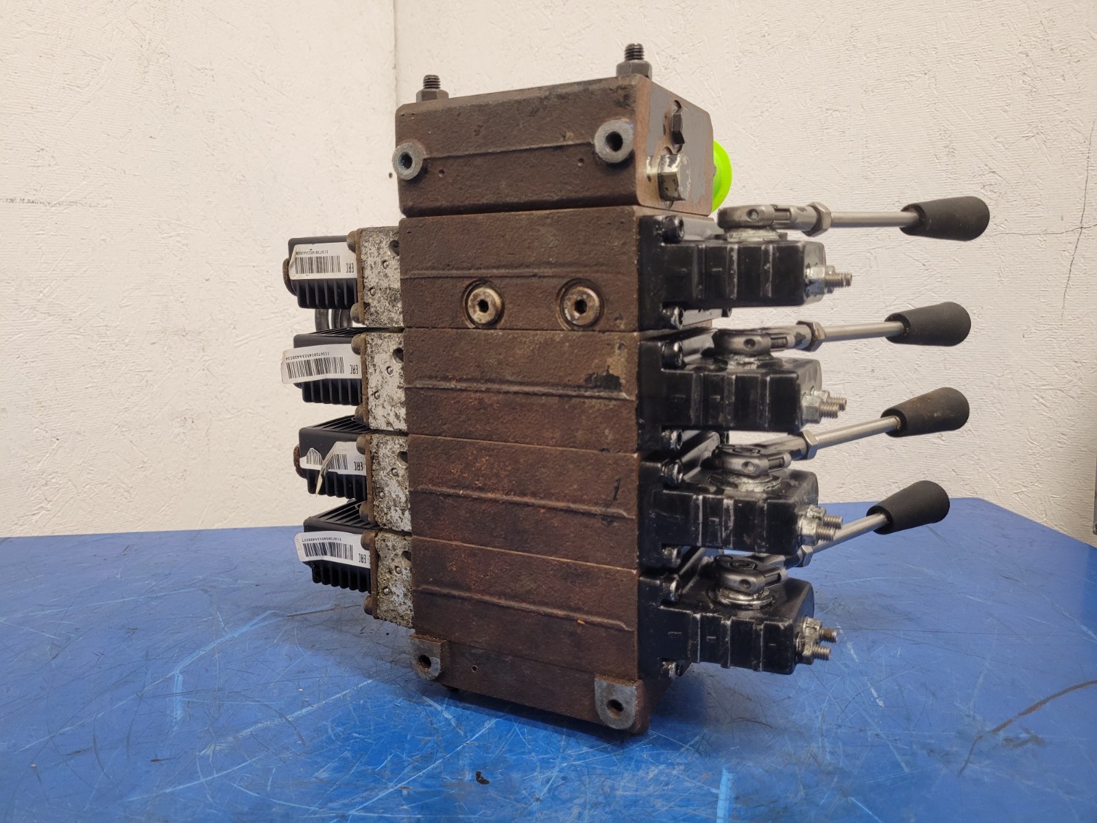 Danfoss PVG 32 4 x Proportional Hydraulic Valve Block 159B5171 Servo Valves