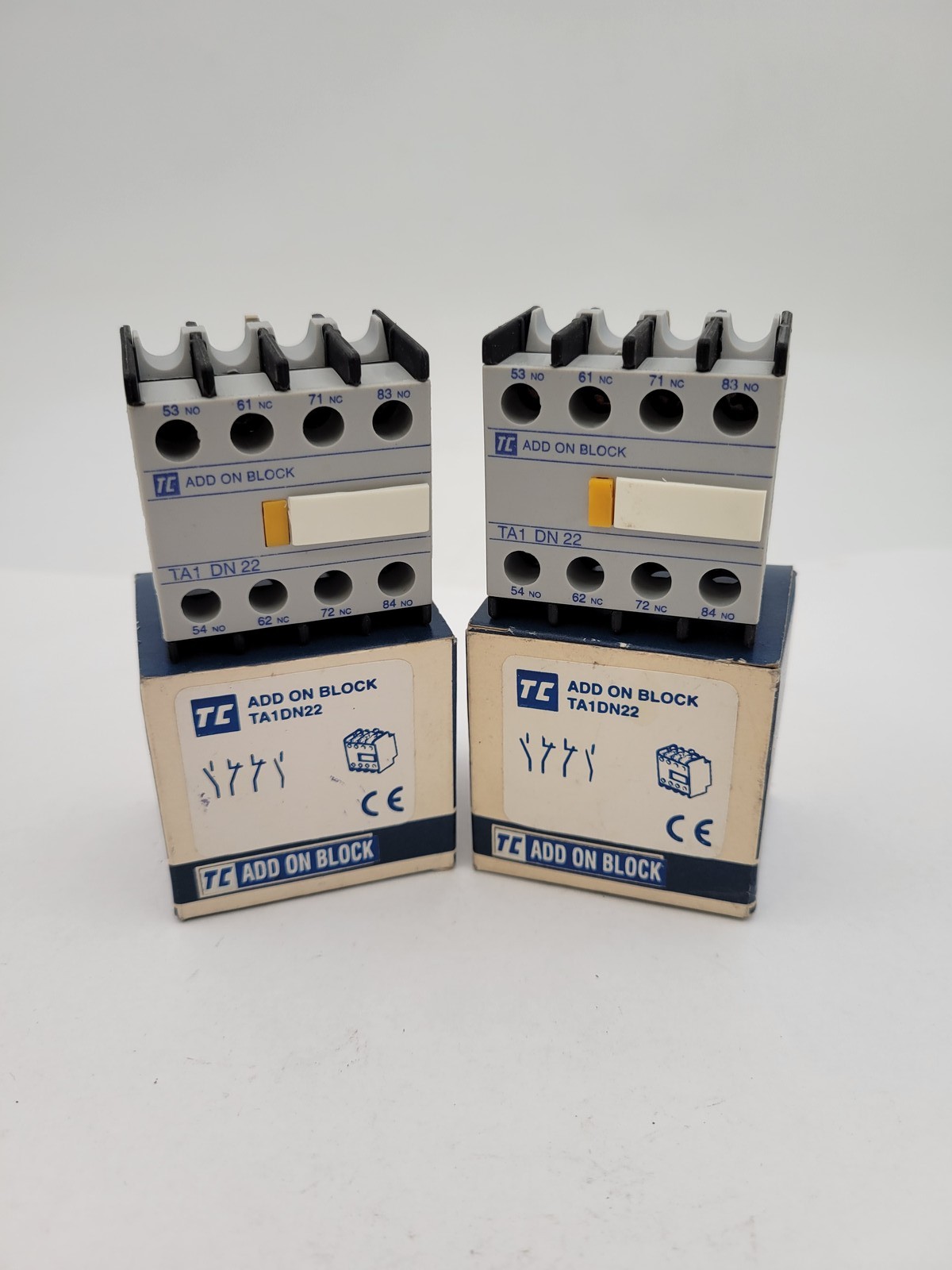 2PC TC TA1DN22 Add on Auxiliary Contact Block 10A 690V 2P or 4P -40 to +70°C