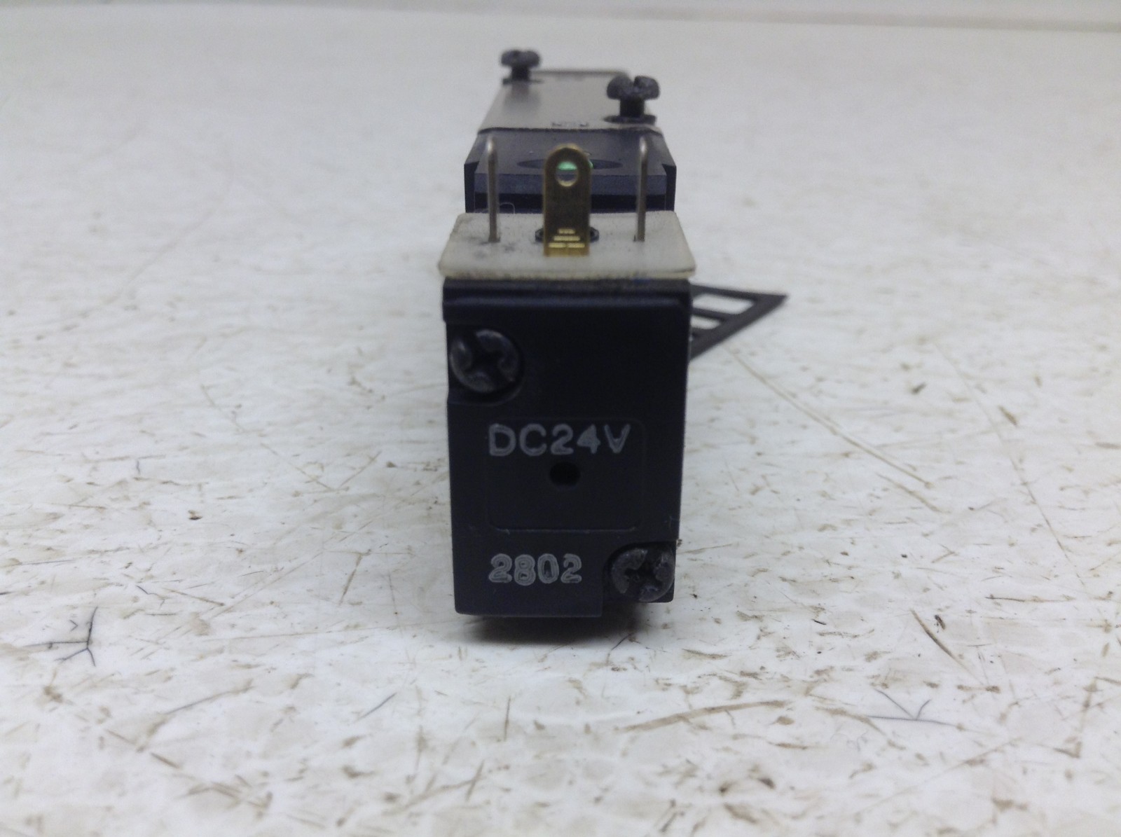 CKD 4KB219-B-ST 24 VDC Pneumatic Valve 4KB219BST (VT)