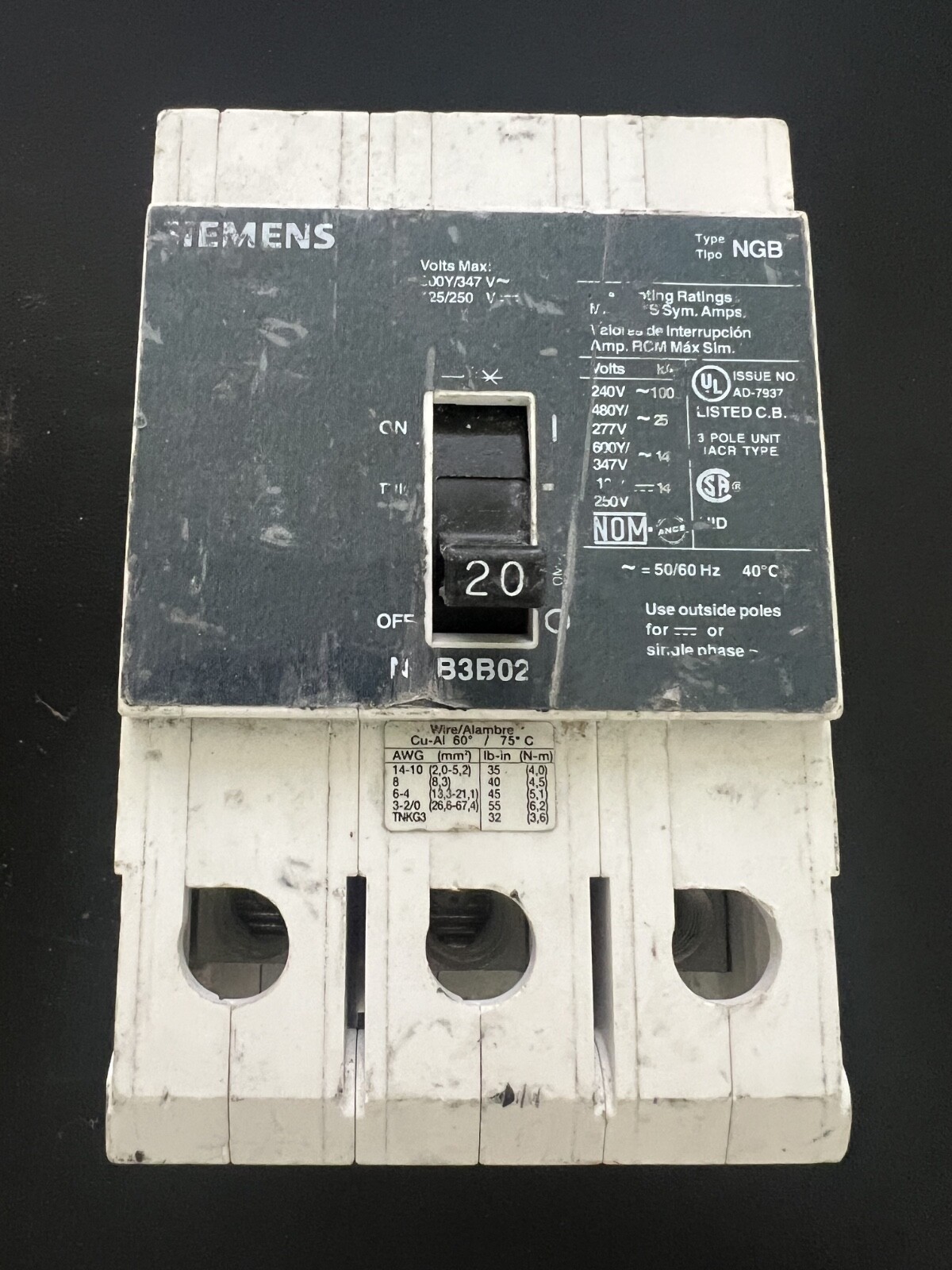 Siemens NGB3B020 3-Pole Circuit Breaker – White and black