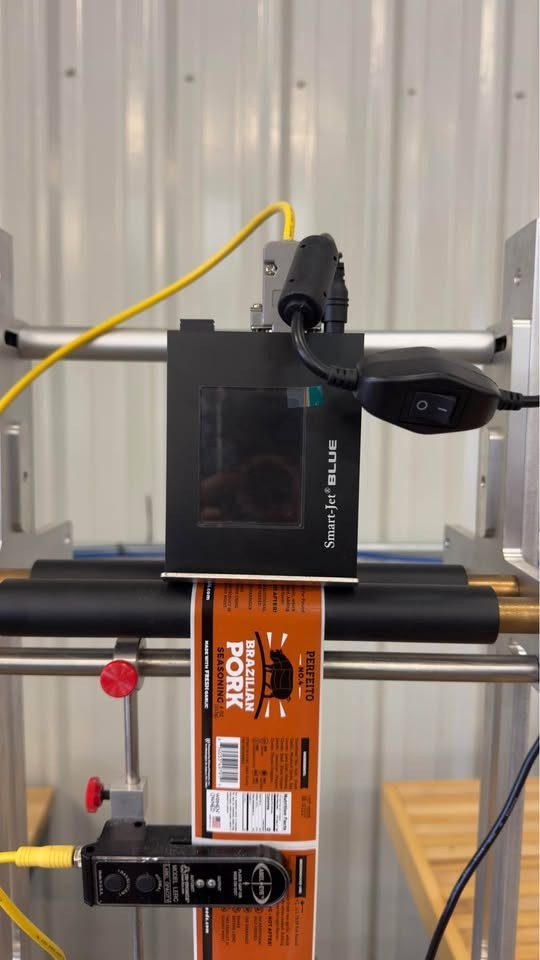 Semi-Auto Labeler with Integrated Smart-Jet Blue Coder