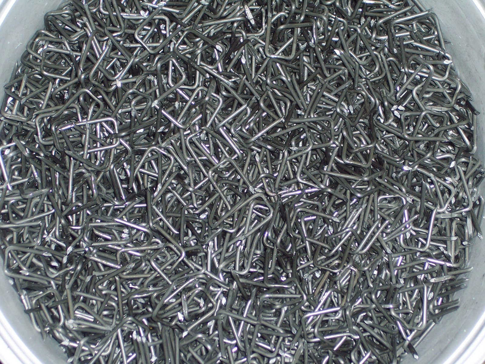 100 METAL CABLE STAPLES 1/2″ FREE S/H
