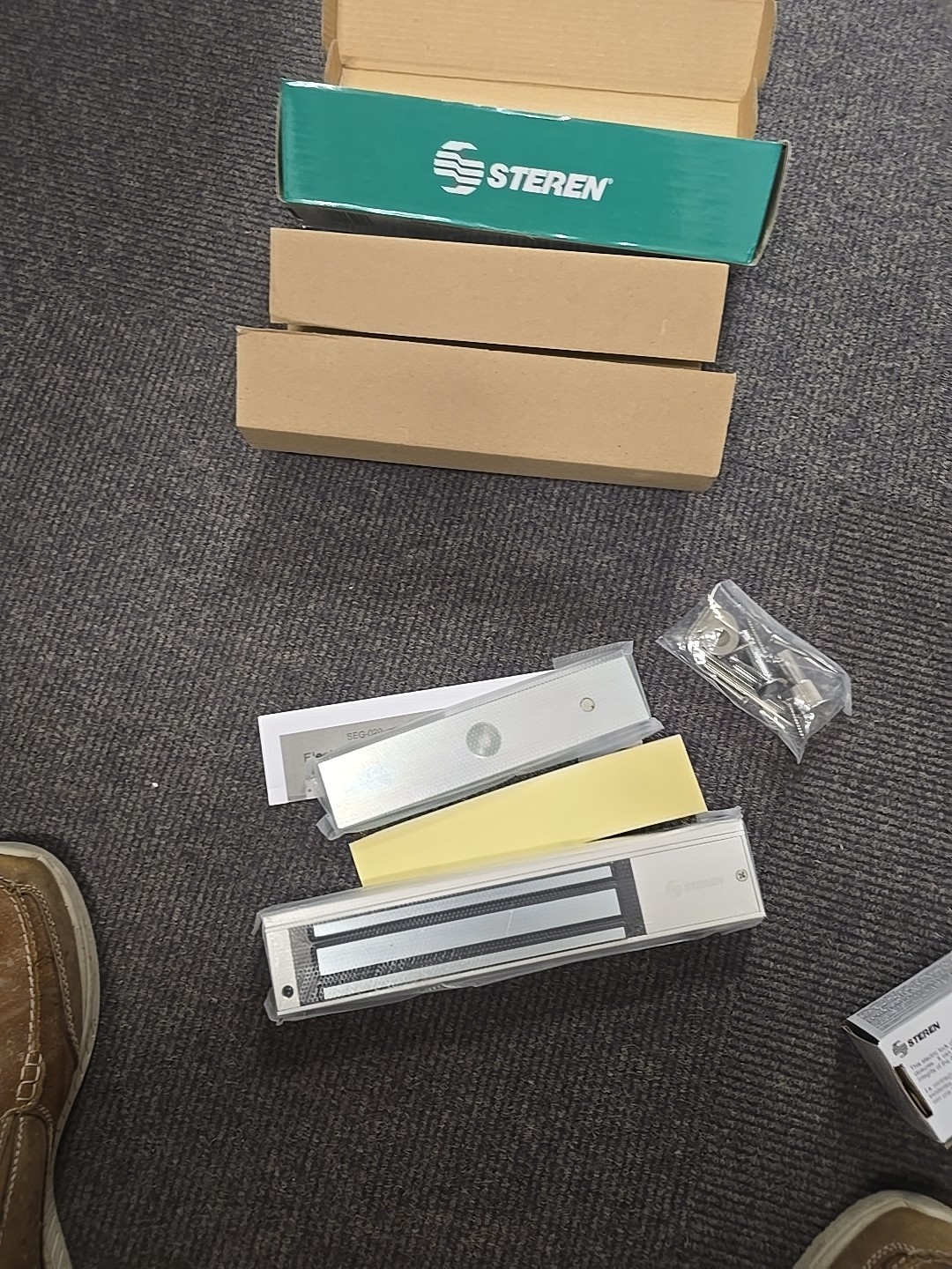 Electromagnetic Lock with 600Pound Holding Force.