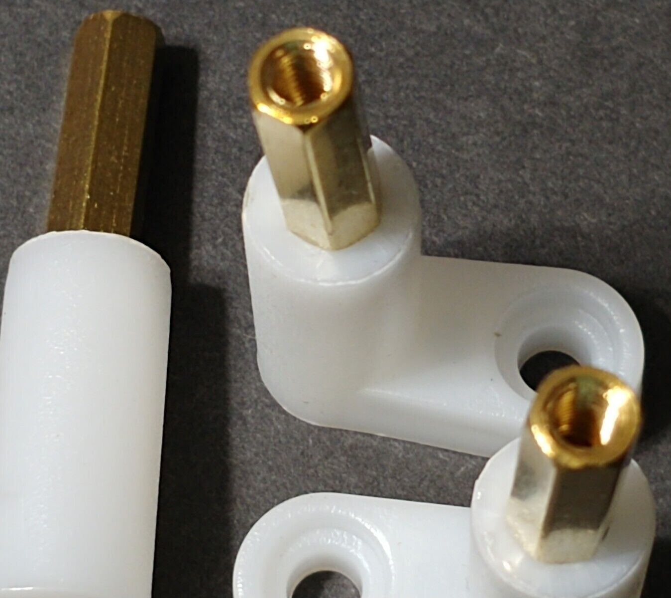 L Type PCB Board Mounting Feet Standoffs Spacer 35mm White 24 Pcs Plastic Brass