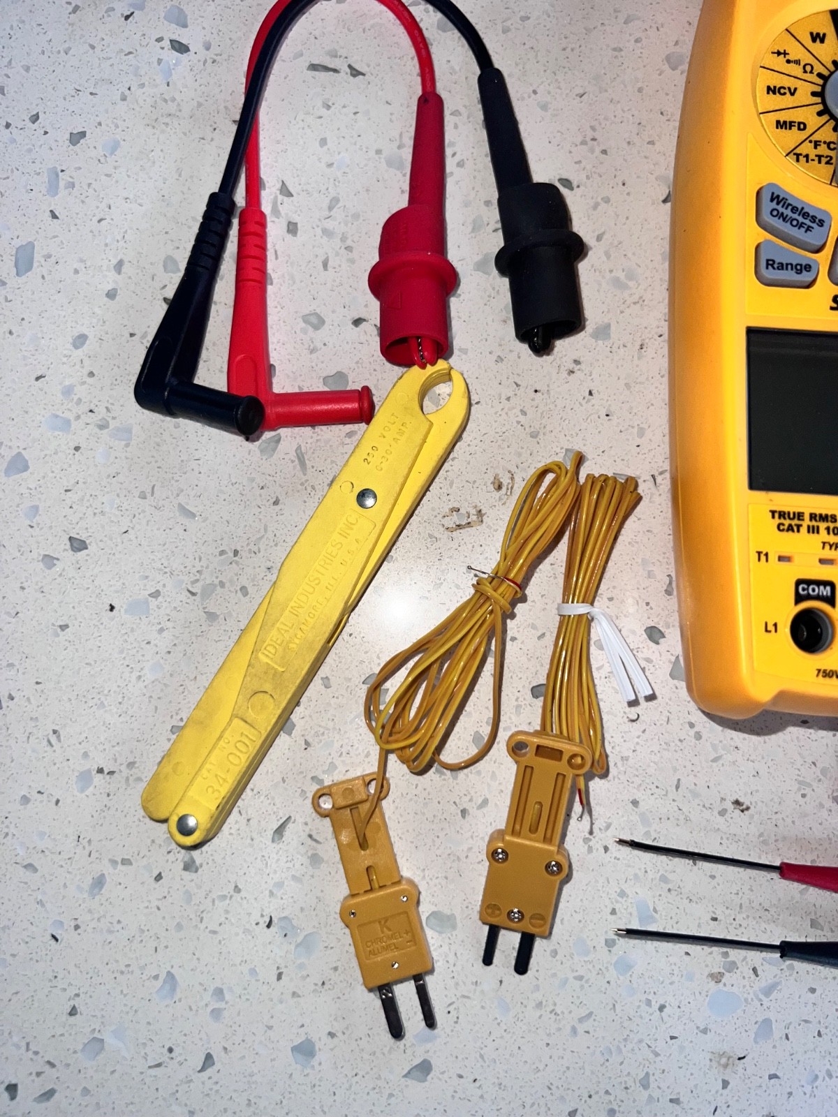 Fieldpiece SC680 True-RMS Wireless AC Clamp Multimeter CAT III 1000v CAT IV 600v