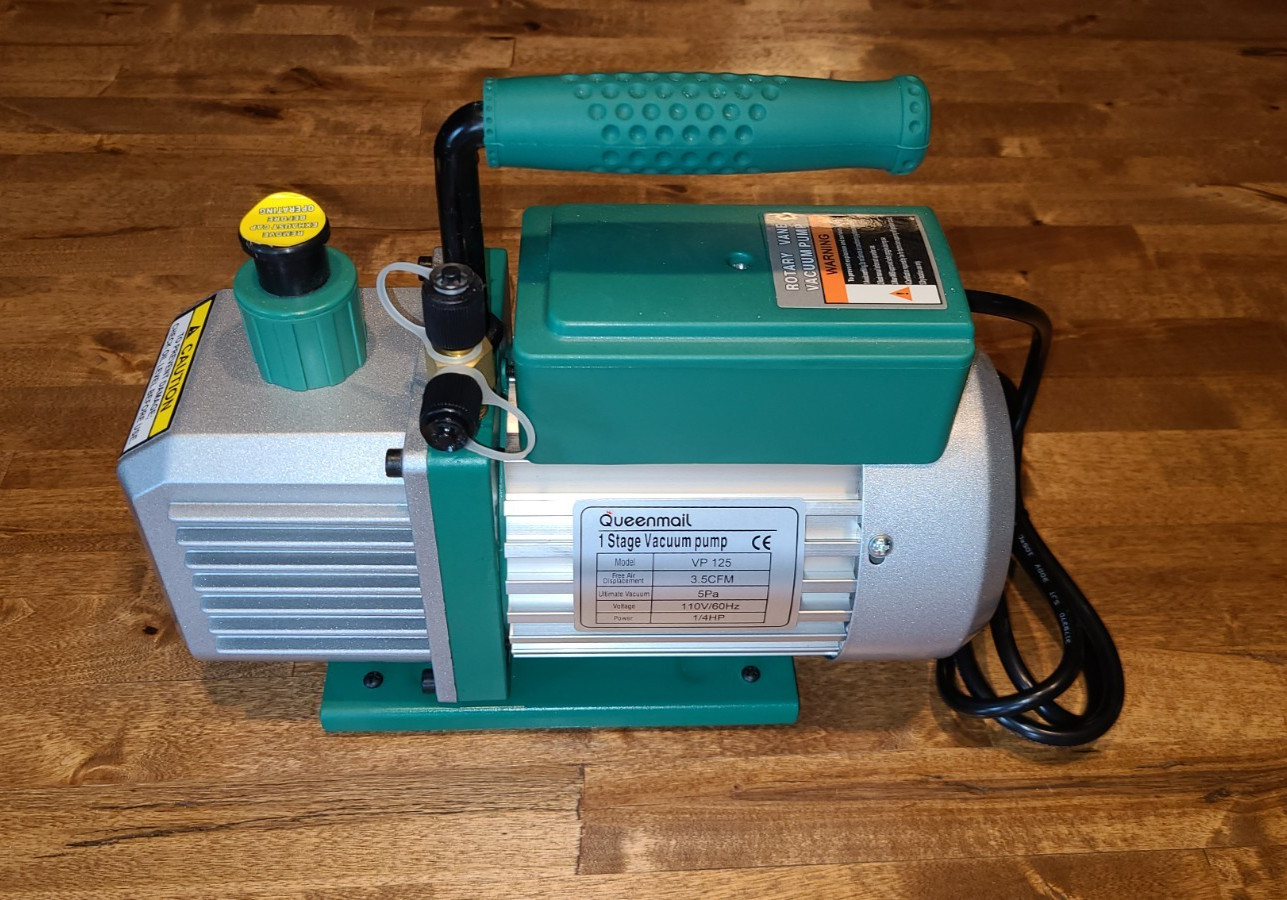 1/4 HP 3.5 CFM Queenmail HVAC Vacuum Pump VP125 & MG-2-R134a Gauge & Hoses