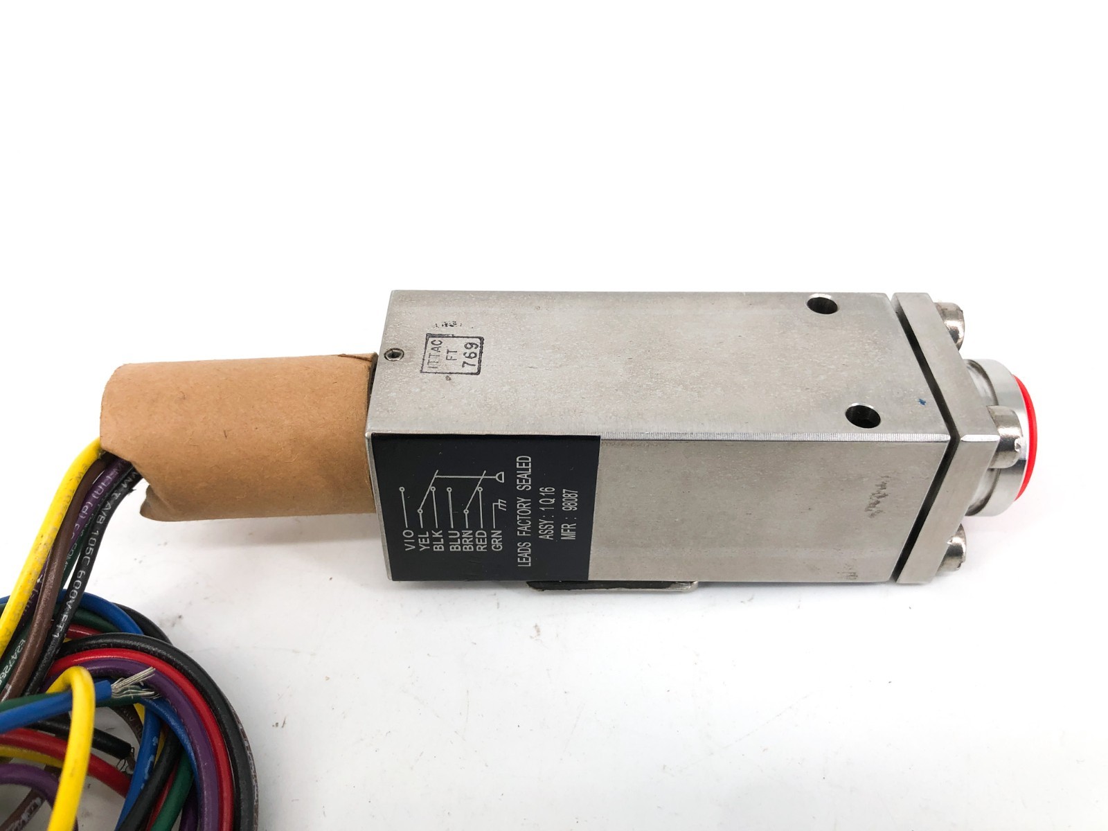 New ITT 122P88CC6540 Adjustable Pressure Switch 700-1500psig 11A – No Box