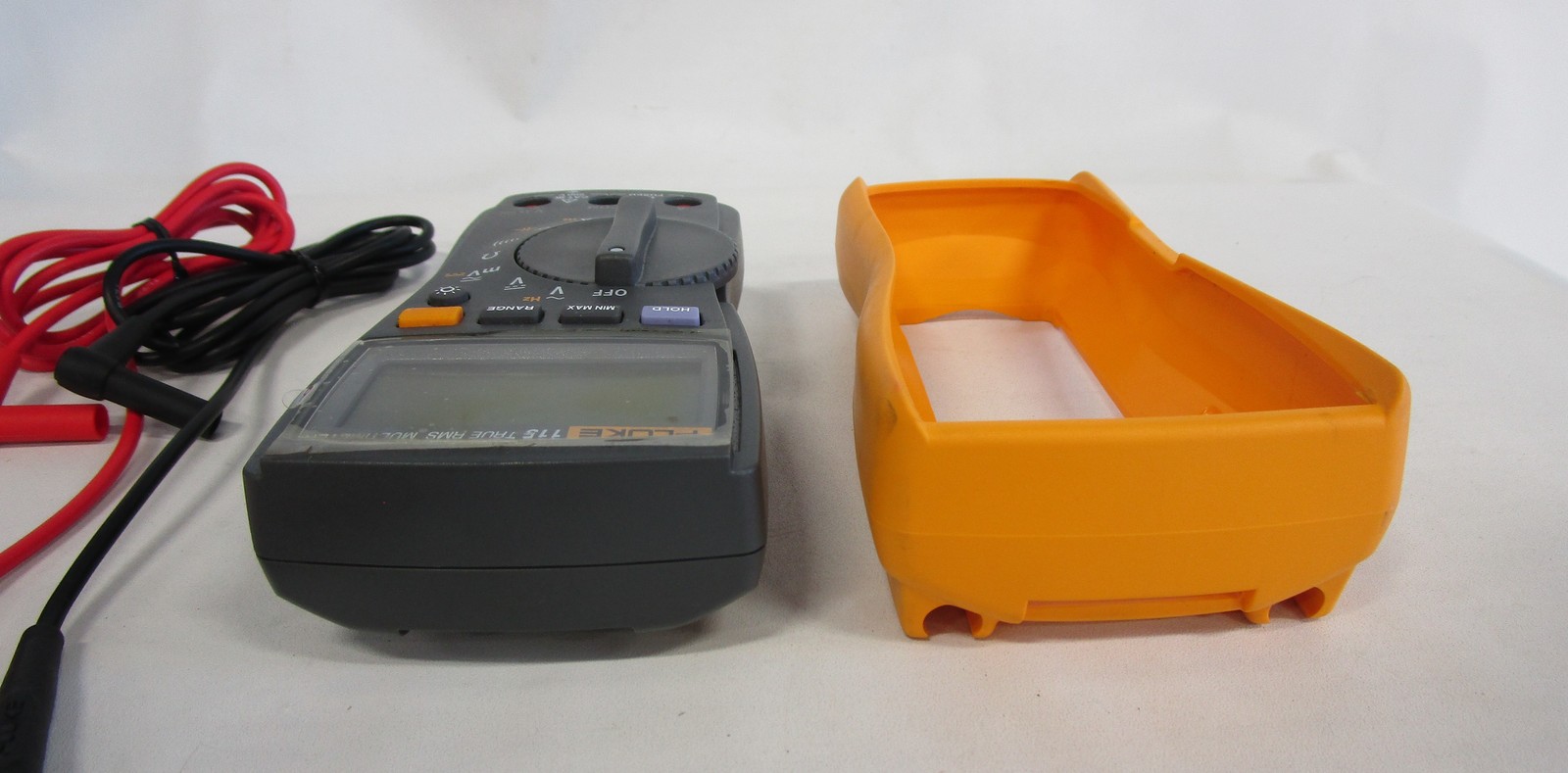 Fluke 115 True RMS Digital Multimeter with Leads